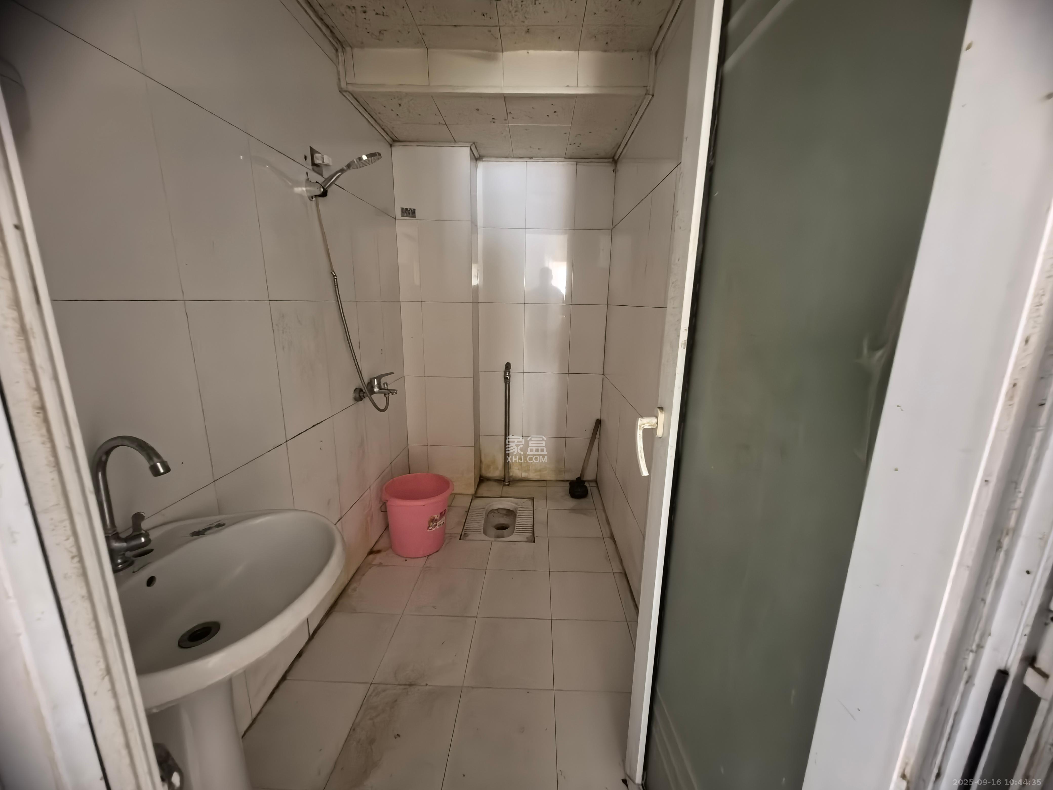 长宝1667 3室2厅2卫 3800.0元/月 长宝1667 3室2厅2卫 3800.0元/月室内图