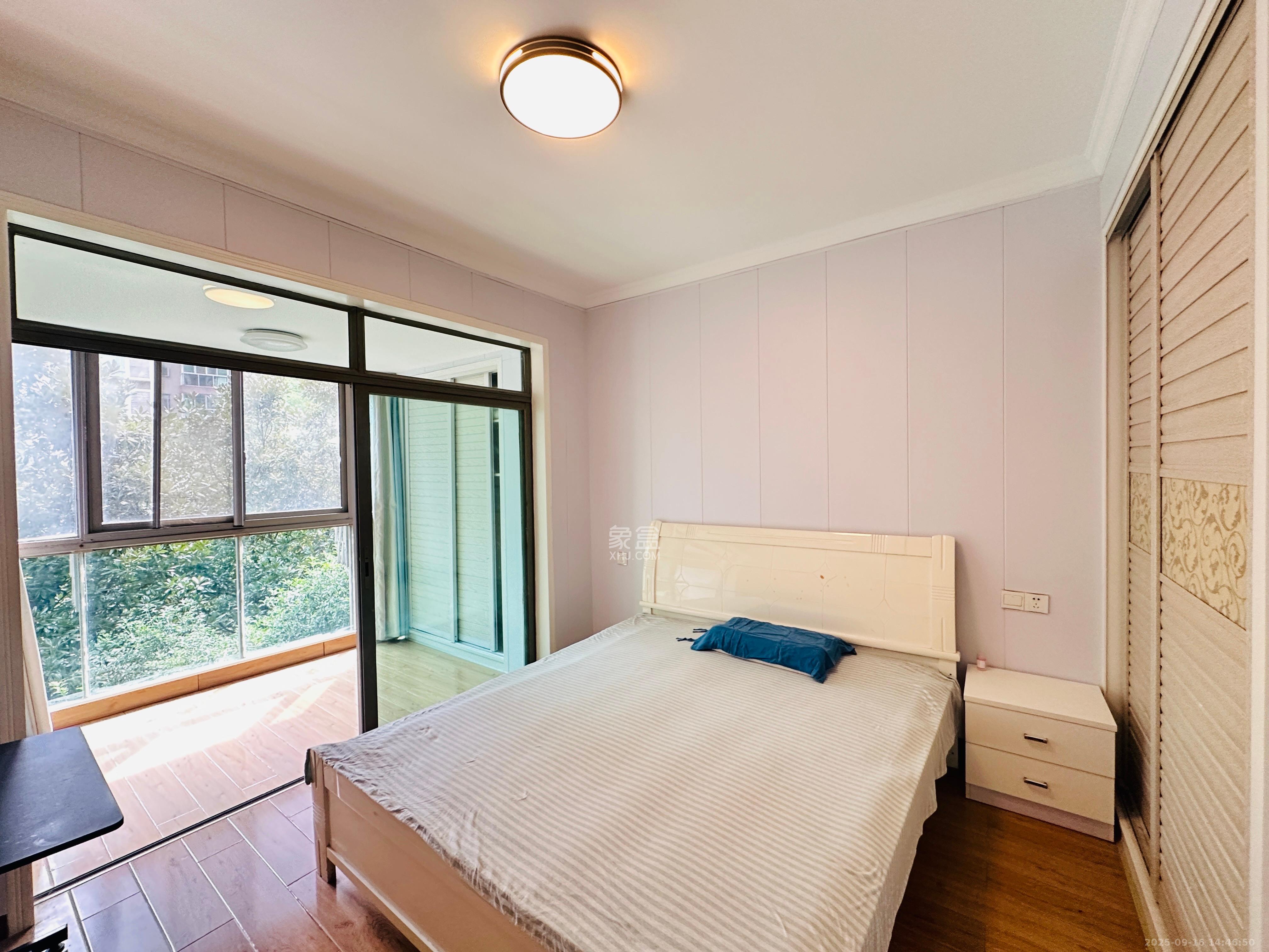 新城新世界一二三期  2室2厅1卫    2500.0元/月室内图