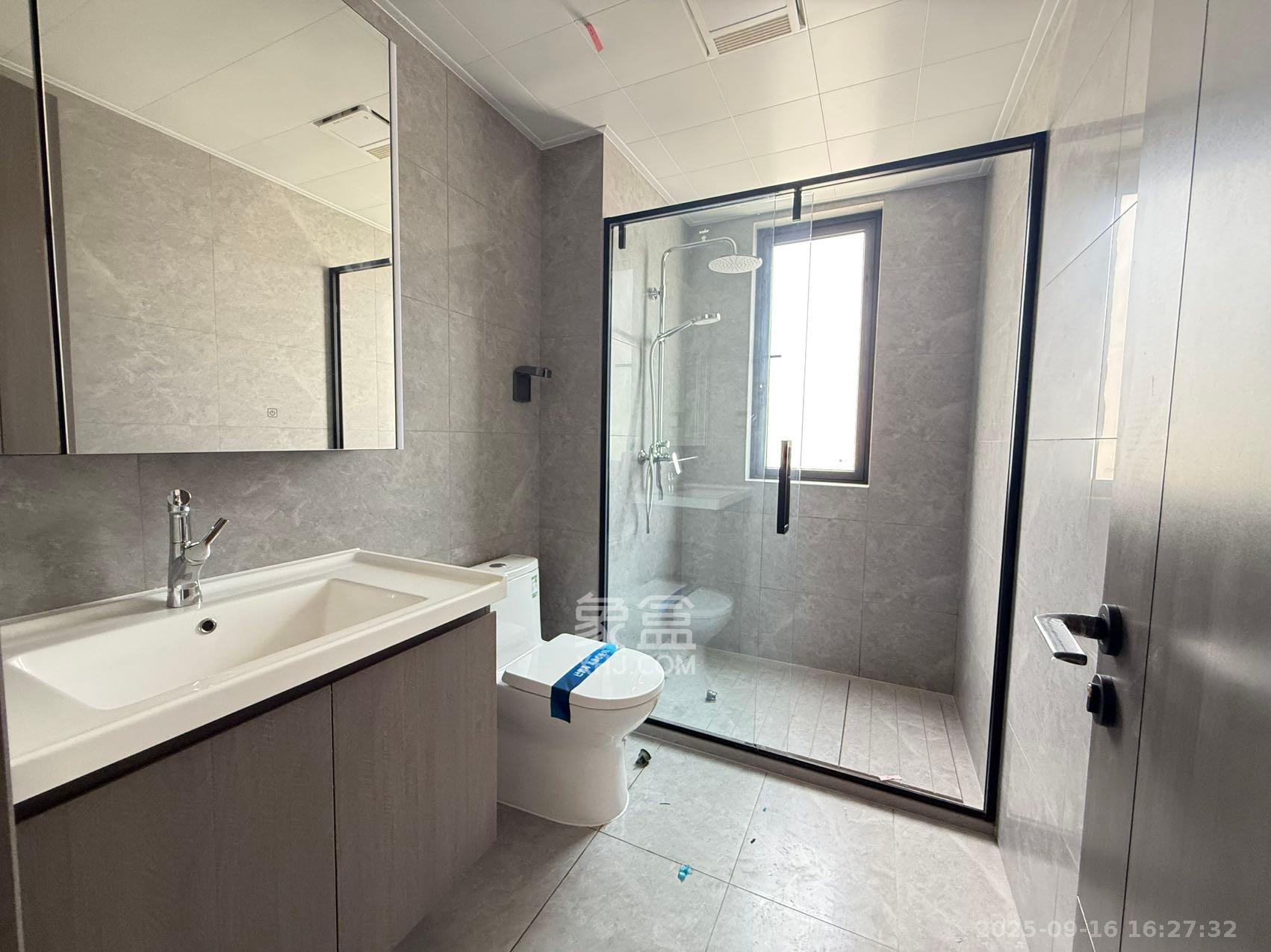 轨道万科璞悦湾  3室2厅2卫    4800.0元/月室内图