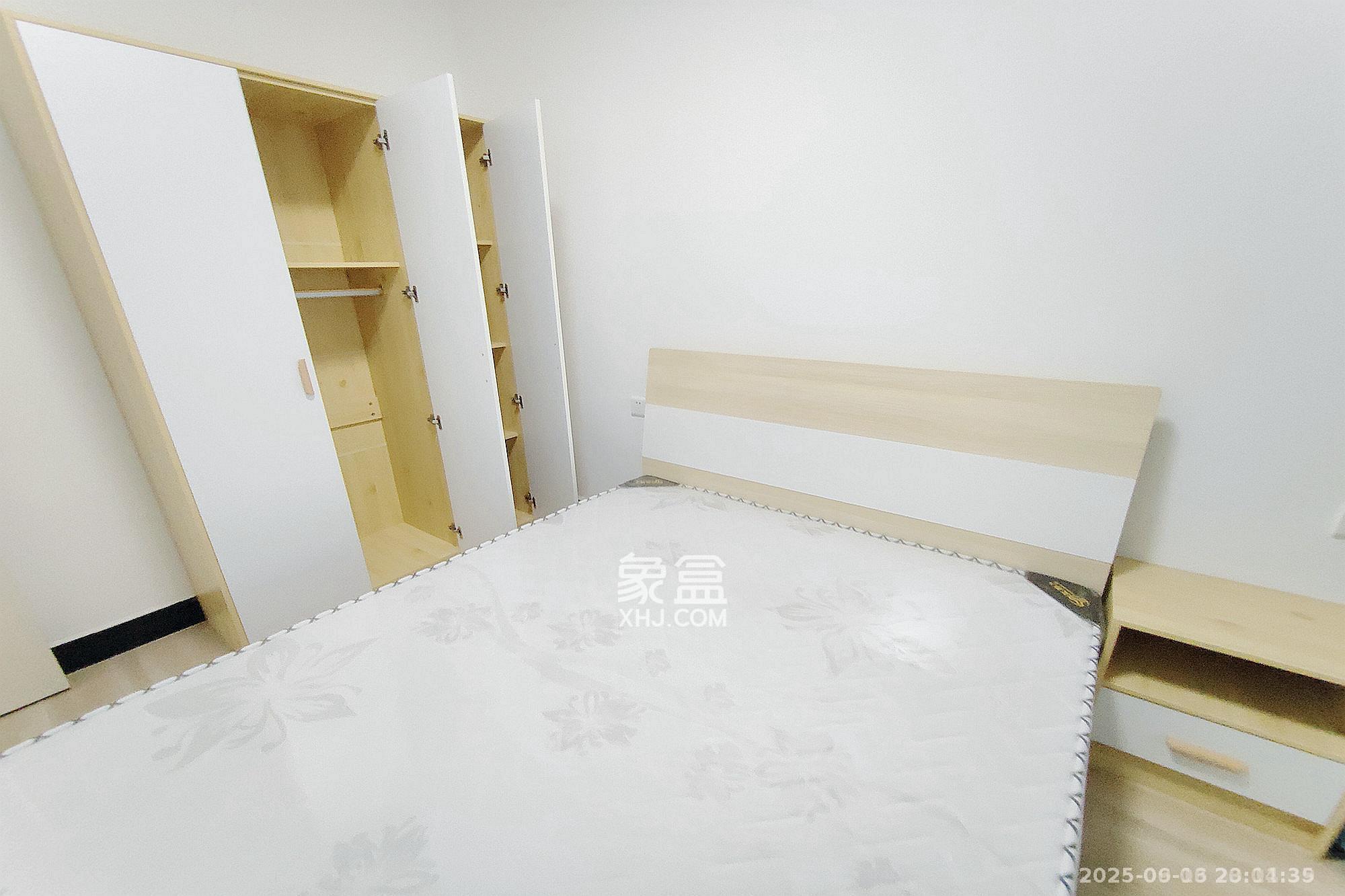 阳光城尚东湾愉景苑 3室2厅1卫 2300.0元/月 阳光城尚东湾愉景苑 3室2厅1卫 2300.0元/月室内图