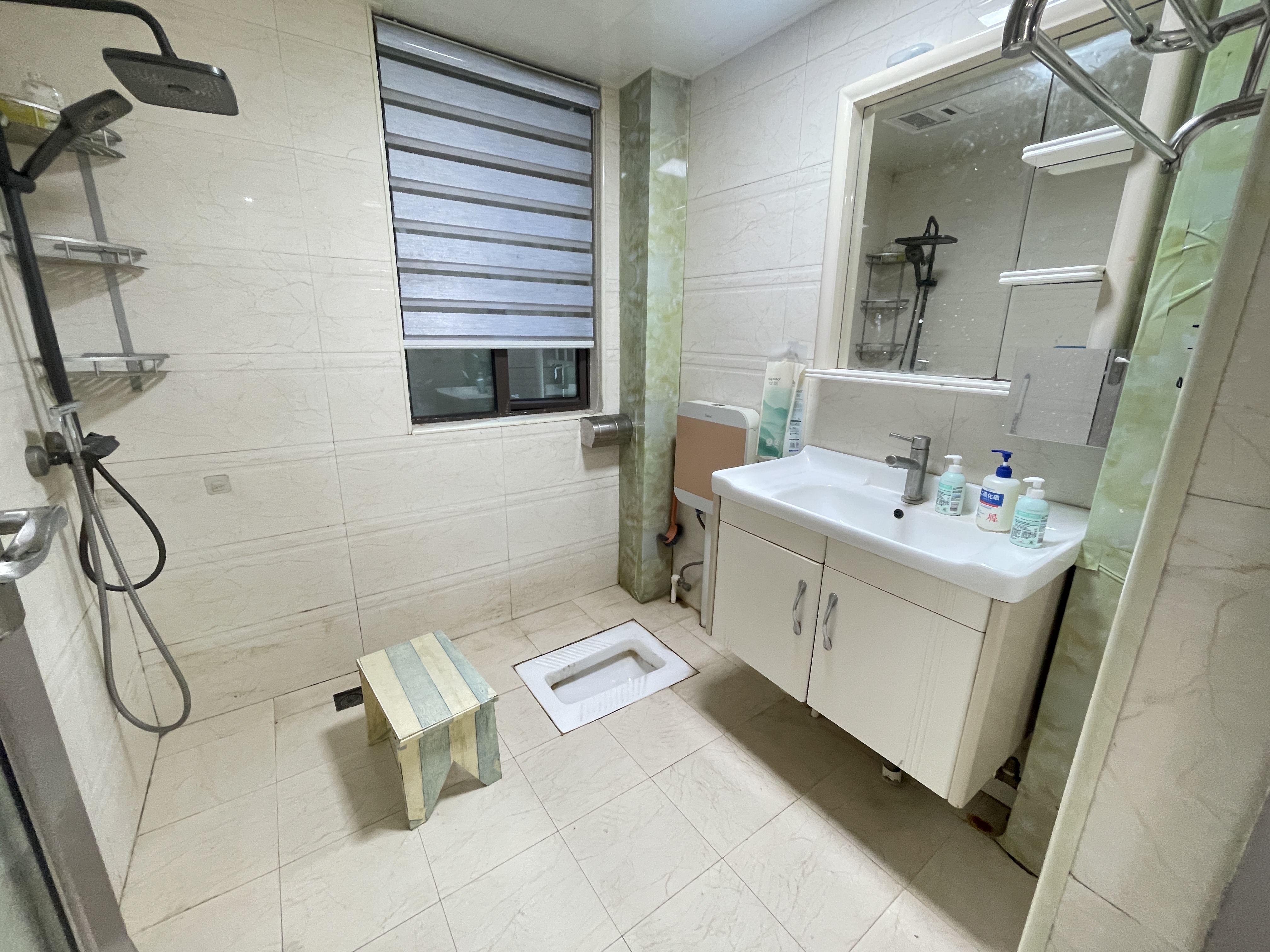 滨江一号（丰泰花园）  3室2厅1卫    2300.0元/月户型图