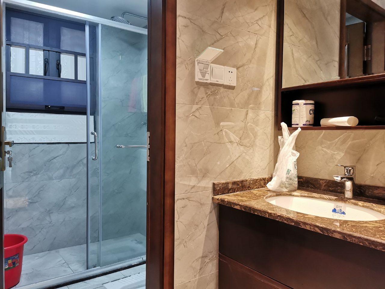 荣盛碧桂园铂悦府 3室2厅2卫 2200.0元/月 荣盛碧桂园铂悦府 3室2厅2卫 2200.0元/月室内图