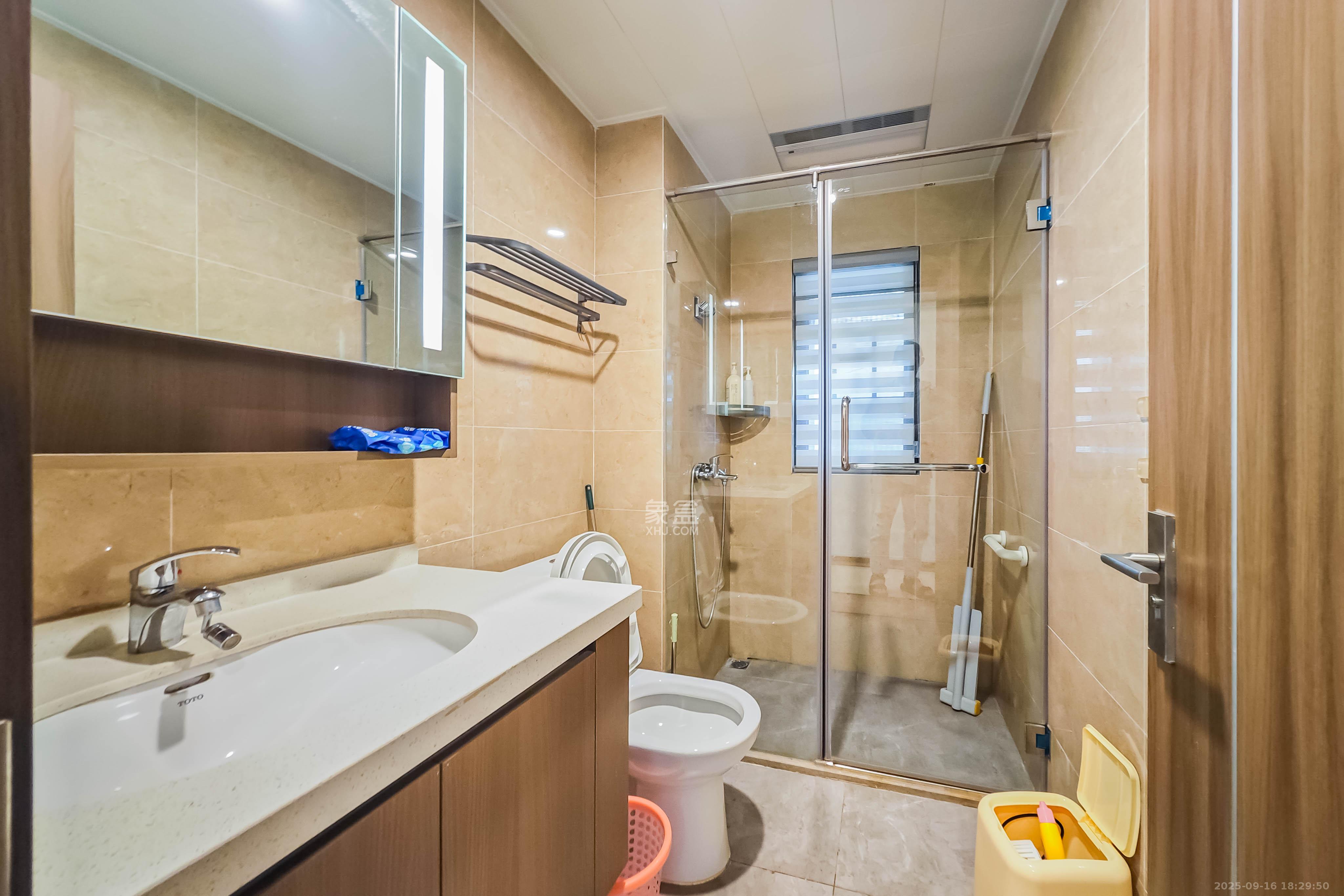 保利茉莉公馆  3室2厅2卫    150.0万卫生间