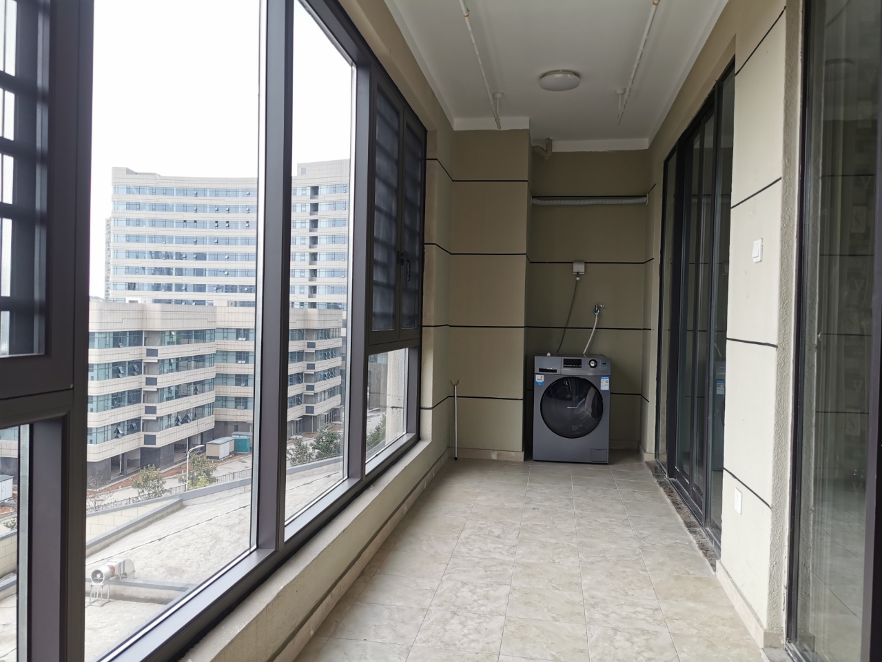 荣盛碧桂园铂悦府 3室2厅2卫 2200.0元/月 荣盛碧桂园铂悦府 3室2厅2卫 2200.0元/月室内图