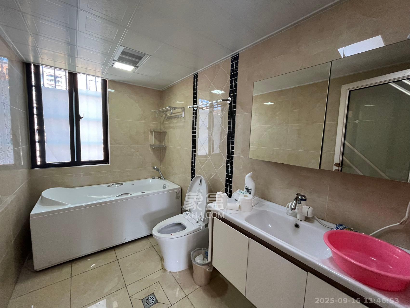 鑫远和城(一、二期) 4室2厅2卫 2800.0元/月 鑫远和城(一、二期) 4室2厅2卫 2800.0元/月室内图