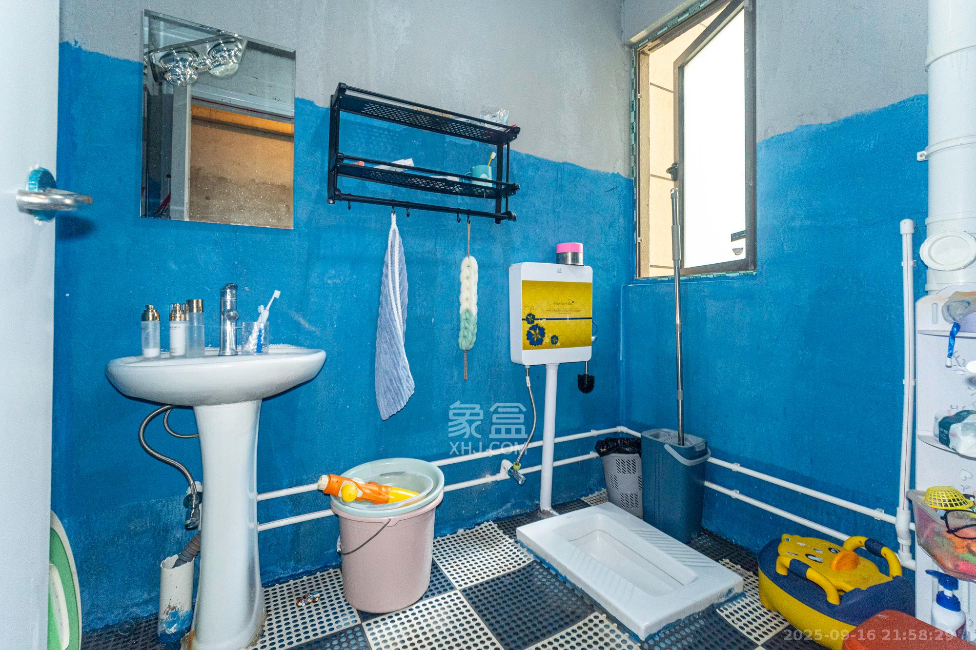 湘域芯城二期  3室2厅2卫    94.8万卫生间