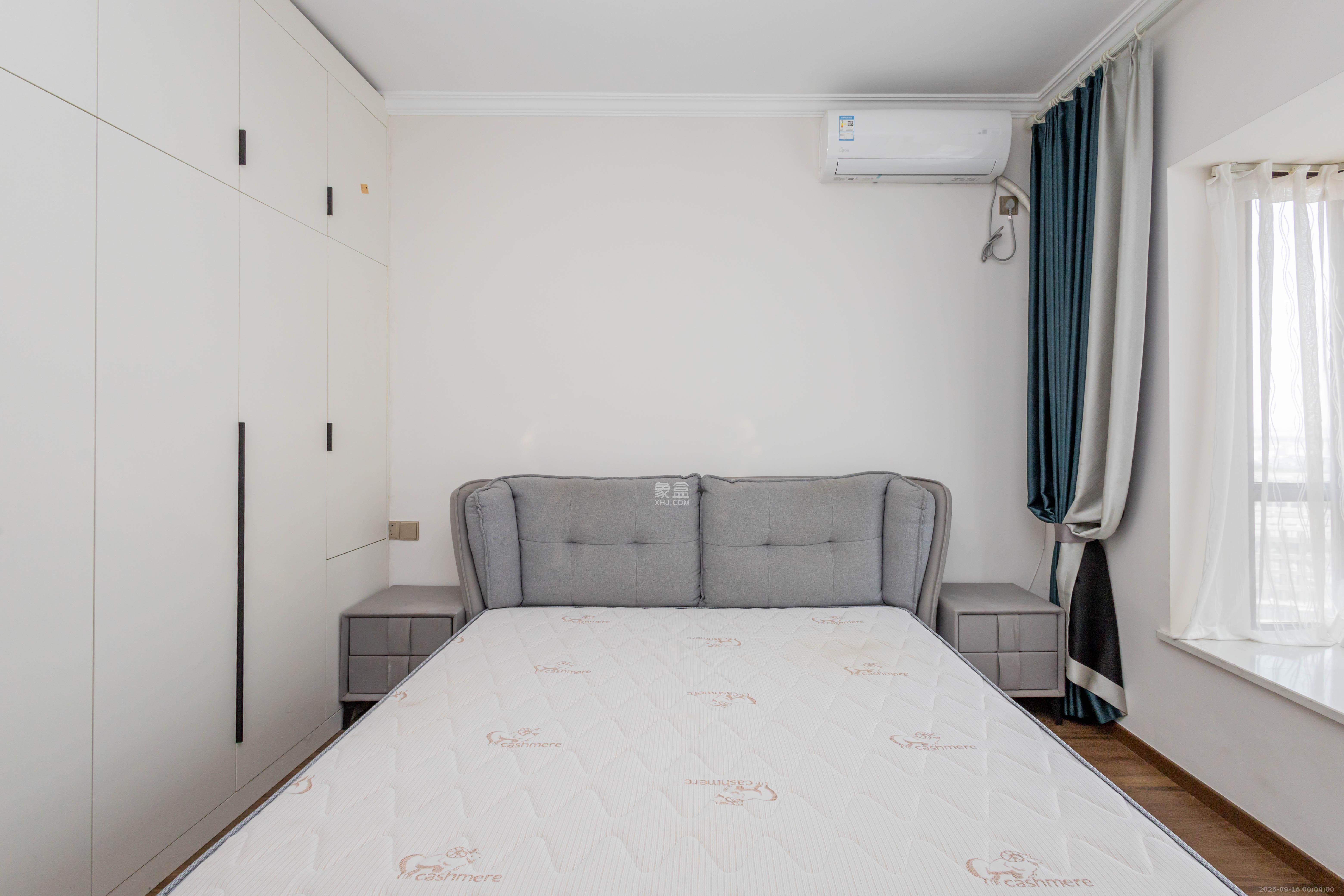 东方美地  4室2厅2卫    109.5万卧室