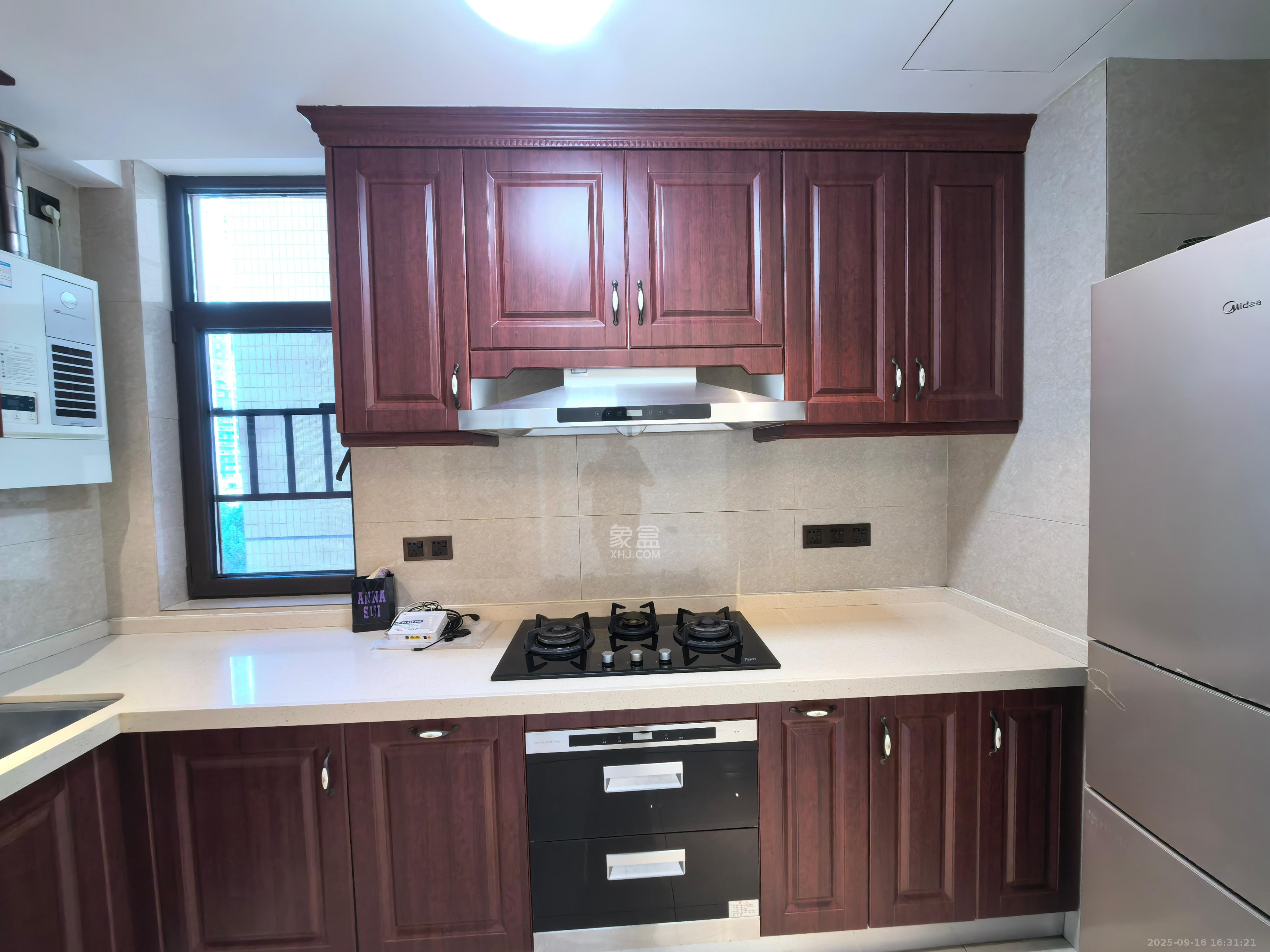 运达中央广场一、二期  3室2厅2卫    10000.0元/月室内图