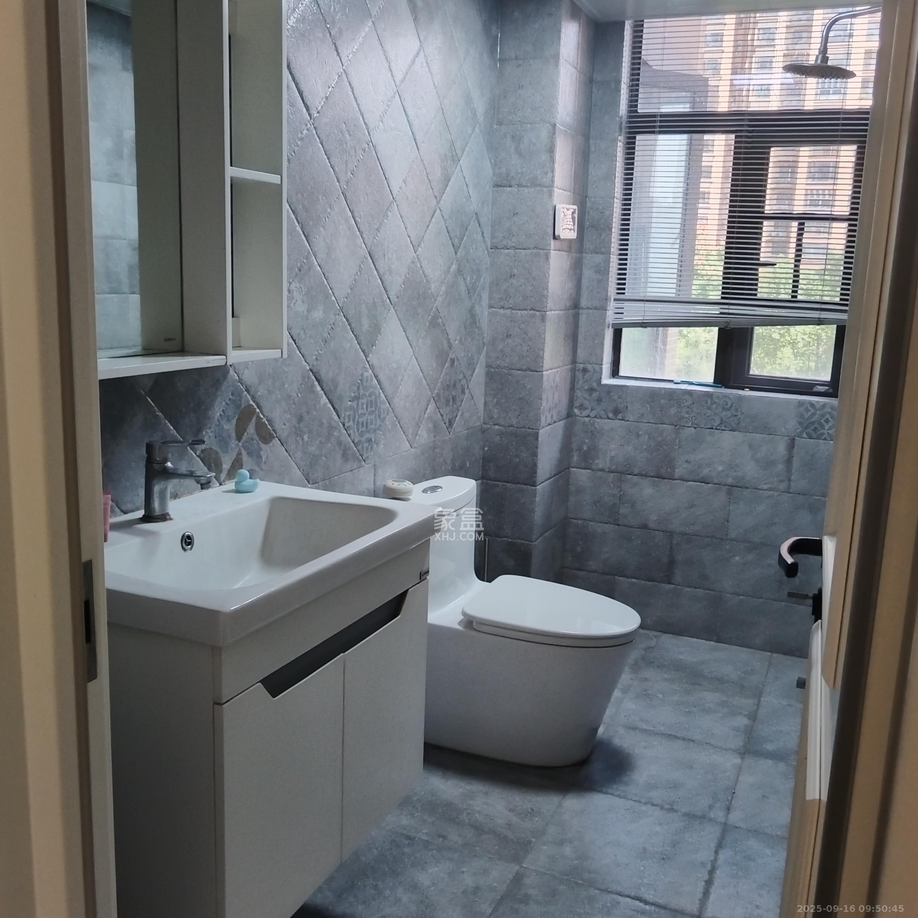 德润小区（丰升德润小区）  4室2厅2卫    4300.0元/月室内图