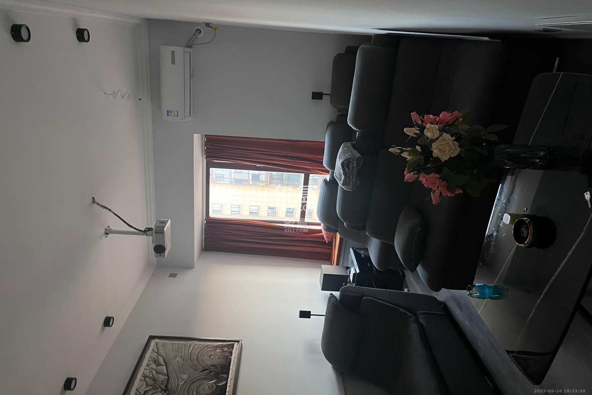 艺源颂雅小区(719街区) 4室2厅2卫 4500.0元/月 艺源颂雅小区(719街区) 4室2厅2卫 4500.0元/月室内图