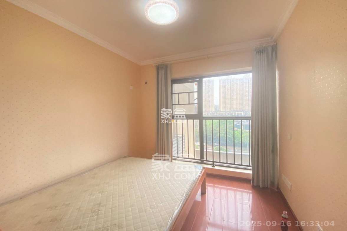 卓越蔚蓝城邦 3室2厅2卫 2100.0元/月 卓越蔚蓝城邦 3室2厅2卫 2100.0元/月室内图