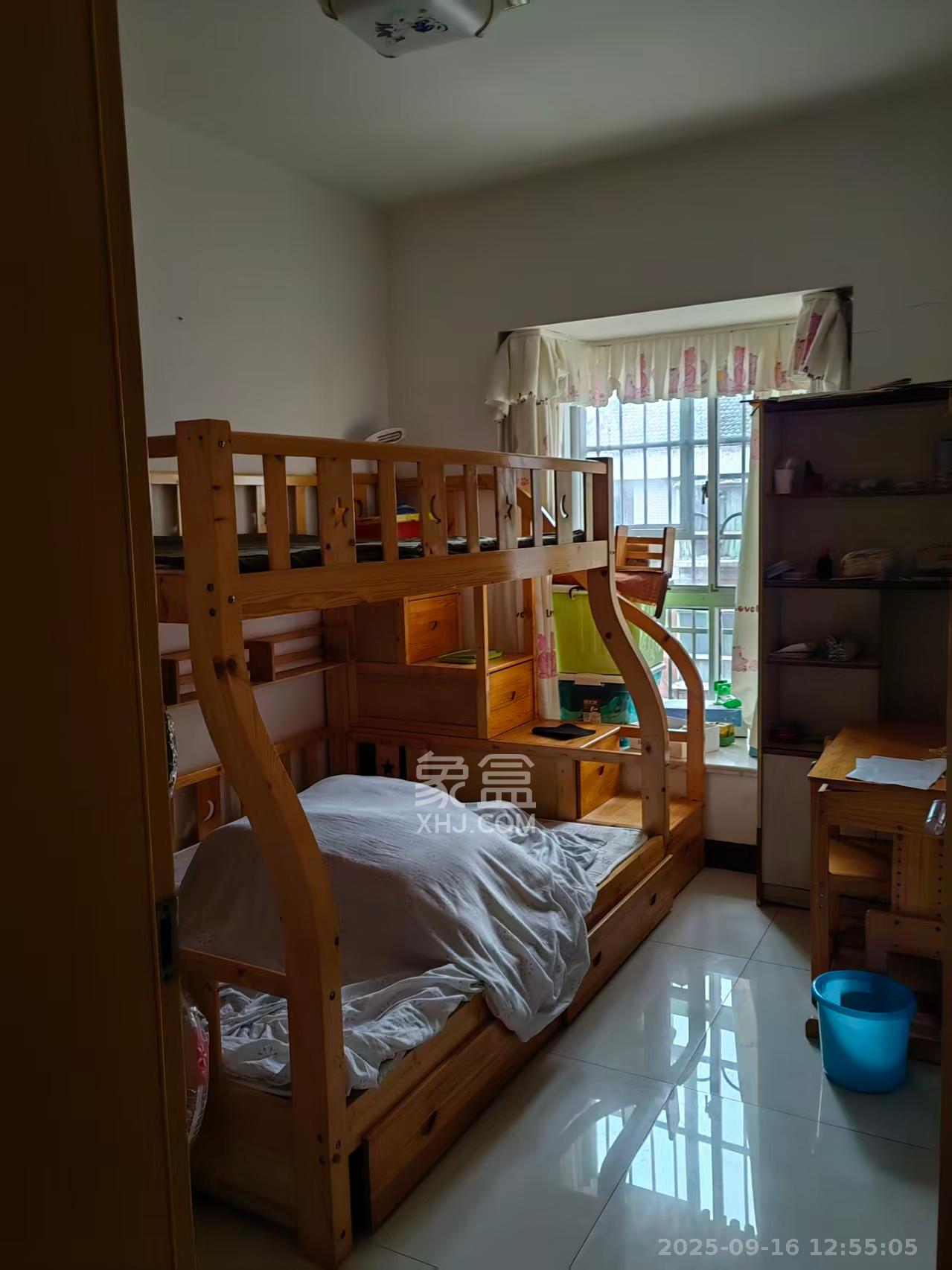 四季星城  3室2厅1卫    1400.0元/月室内图