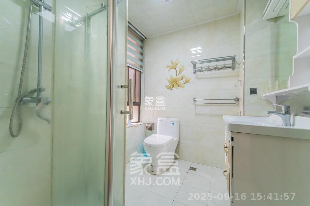 华润凤凰城三期 3室2厅2卫 2400.0元/月 华润凤凰城三期 3室2厅2卫 2400.0元/月室内图