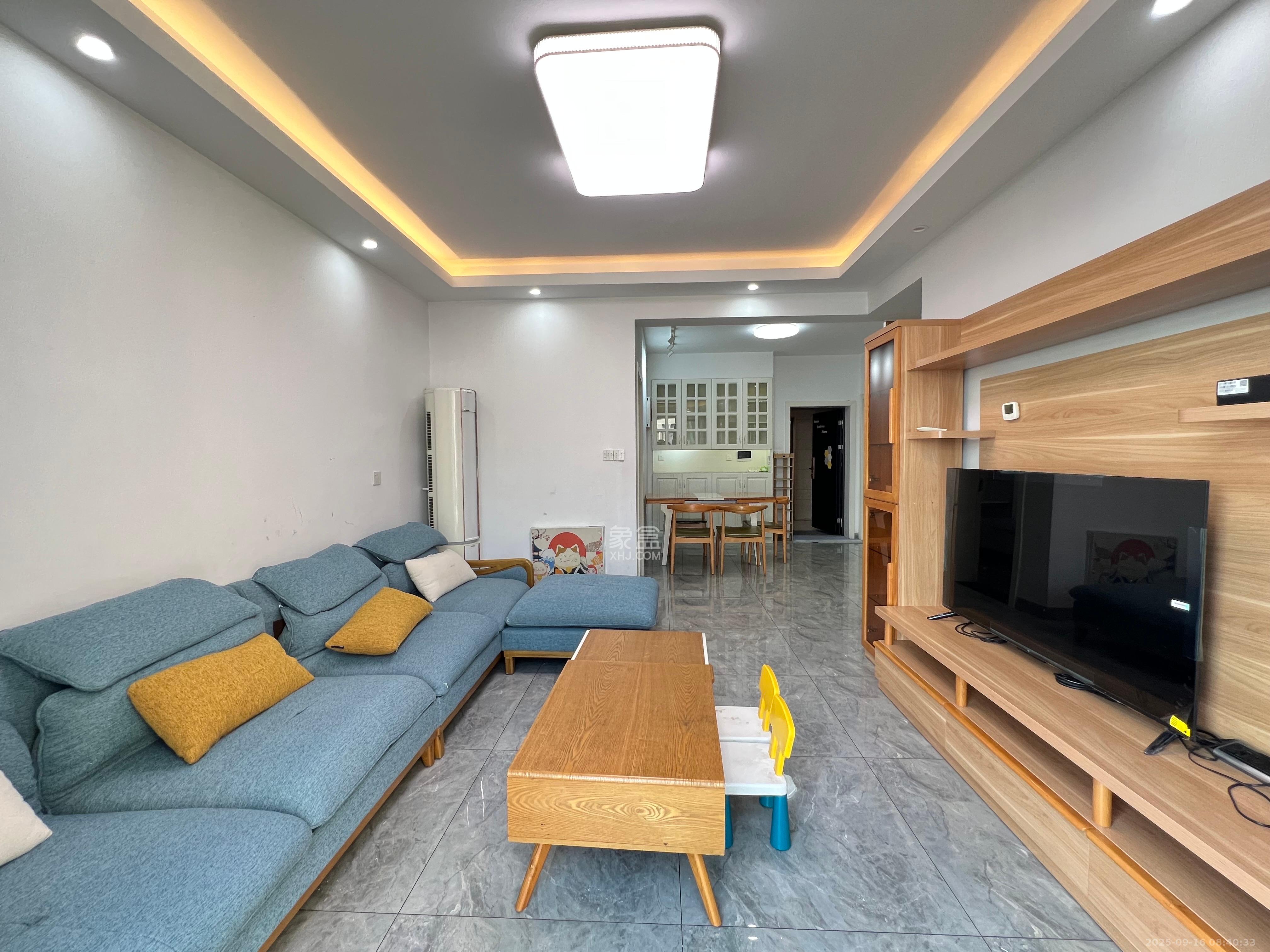 爵世名邸东湖（东湖壹号企业总部基地）  3室2厅1卫   2400.00元/月