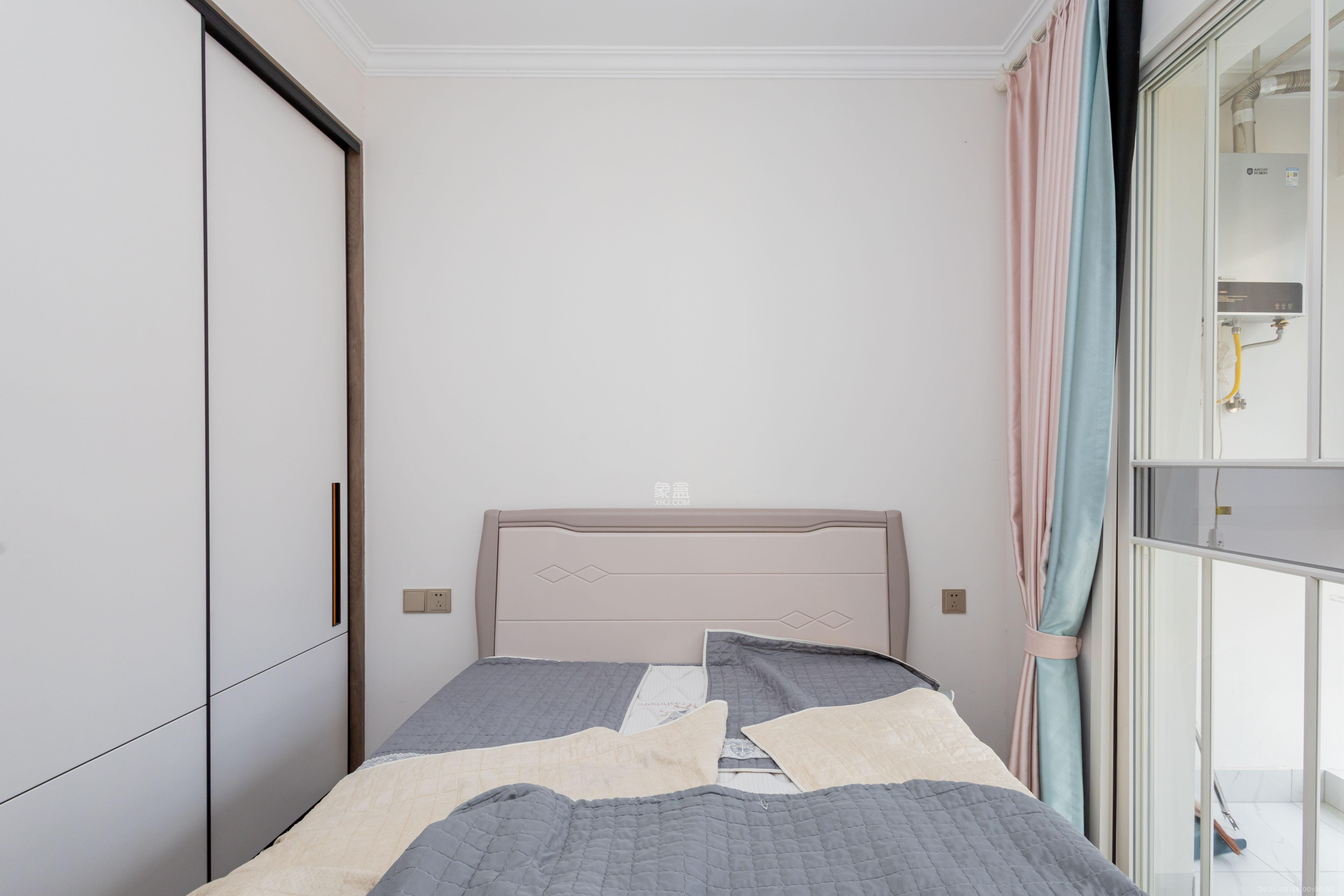 东方美地  4室2厅2卫    109.5万卧室