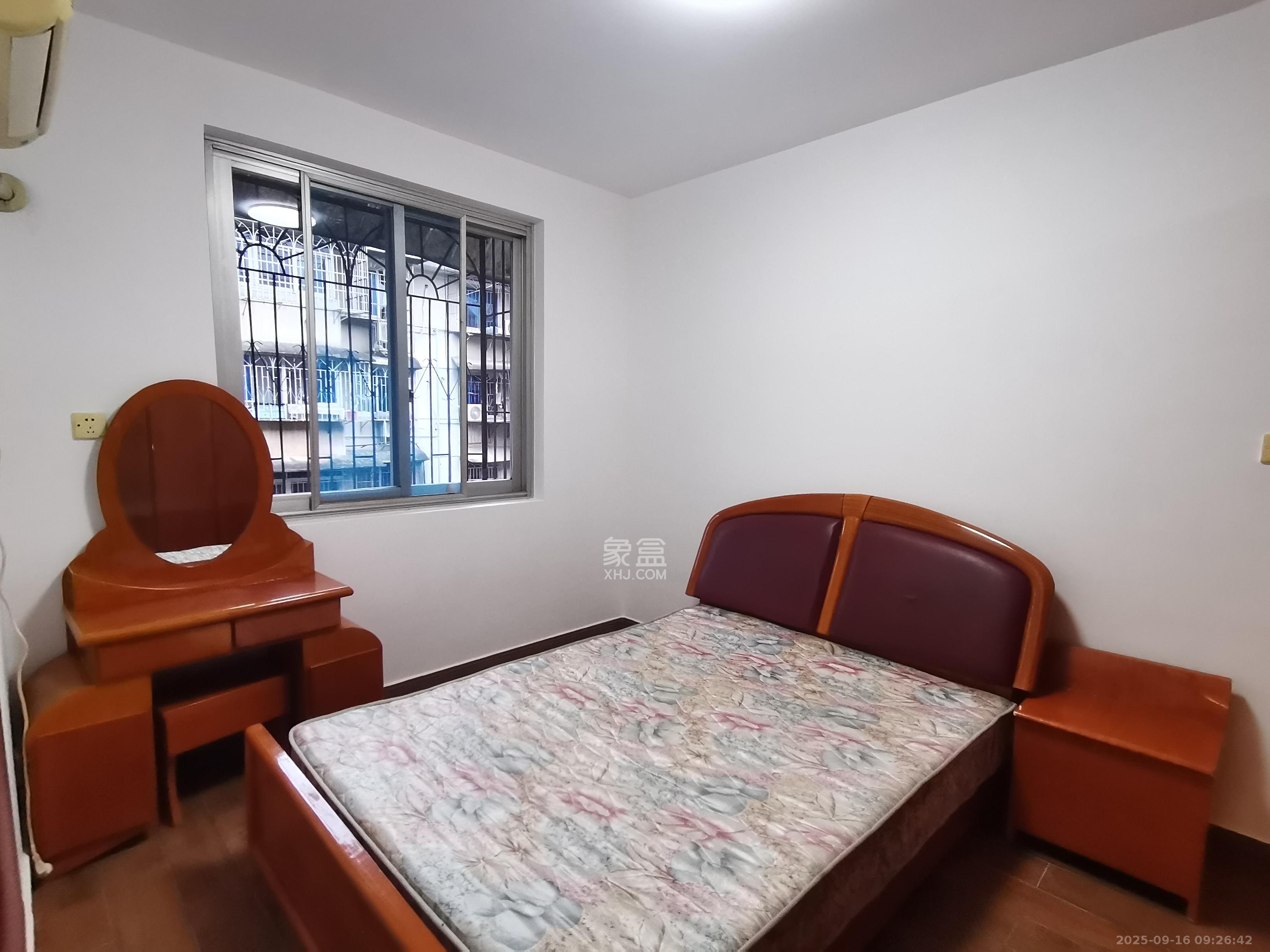 下民航宿舍  3室1厅1卫    1600.0元/月室内图