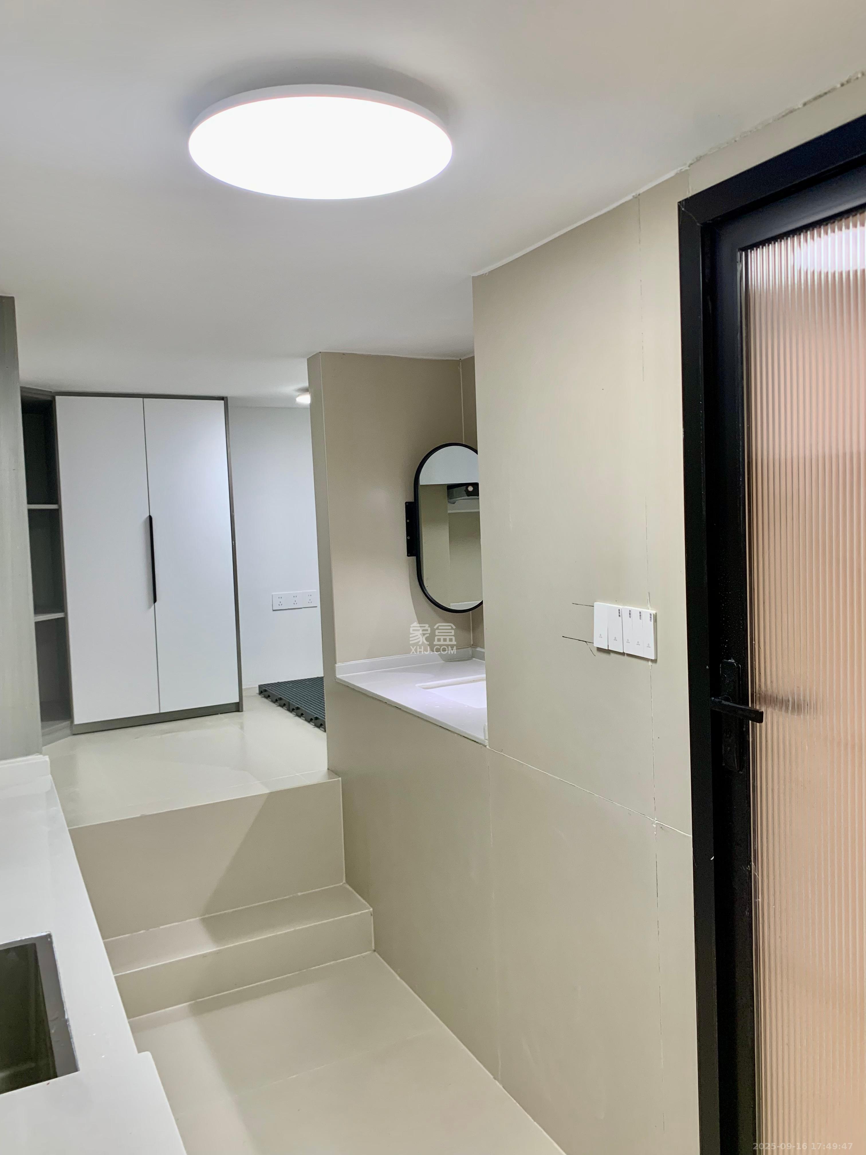 卓越中寰 1室1厅1卫 1550.0元/月 卓越中寰 1室1厅1卫 1550.0元/月室内图