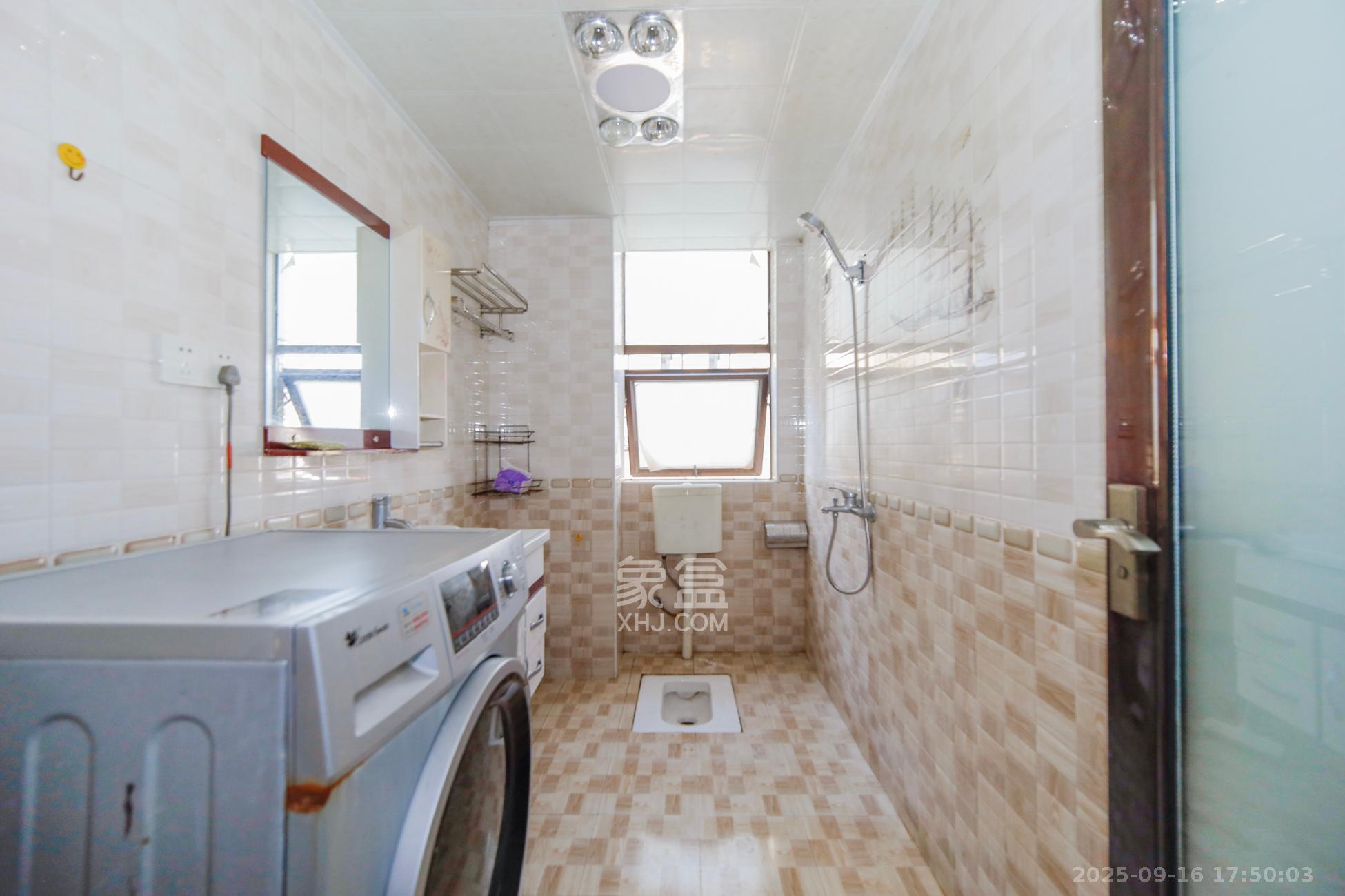 万象美域  4室2厅2卫    92.0万卫生间