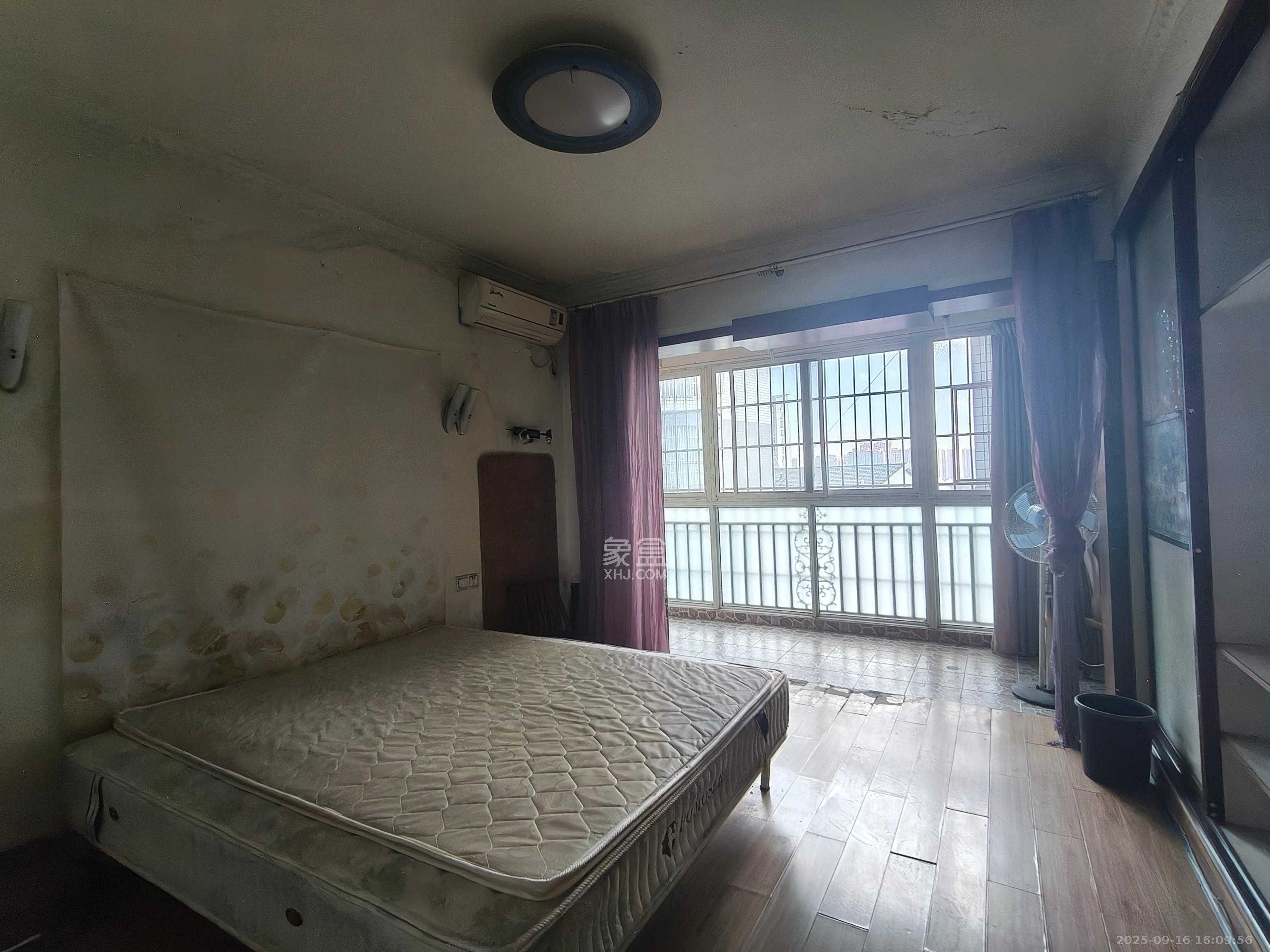 湘绣城  3室2厅2卫    1900.0元/月室内图