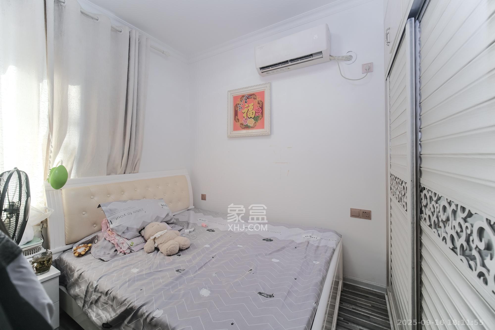 盛地春天里 1室2厅1卫 50.8万 盛地春天里 1室2厅1卫 50.8万卧室