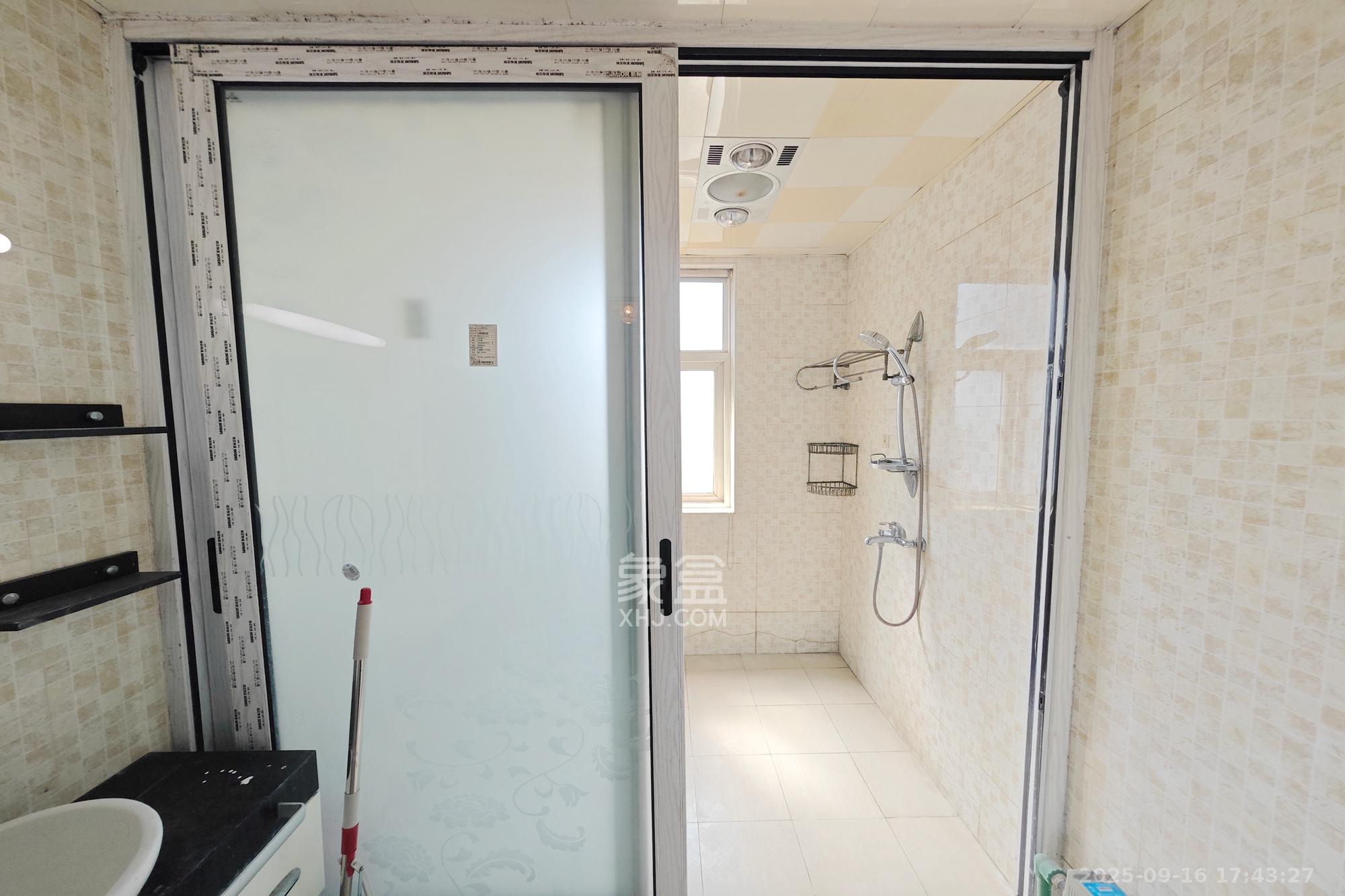 嘉盛华庭（一期、二期、三期）  3室2厅1卫    80.0万其他