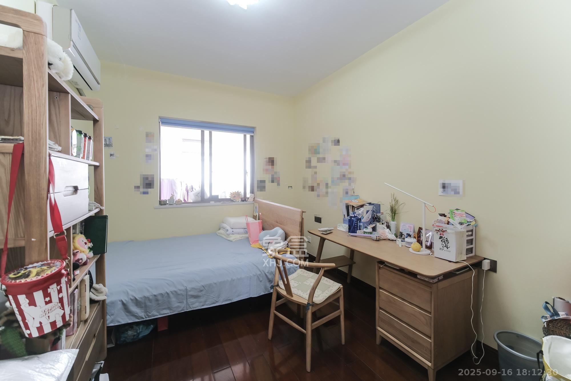 湘龙家园  4室2厅2卫    228.0万卧室