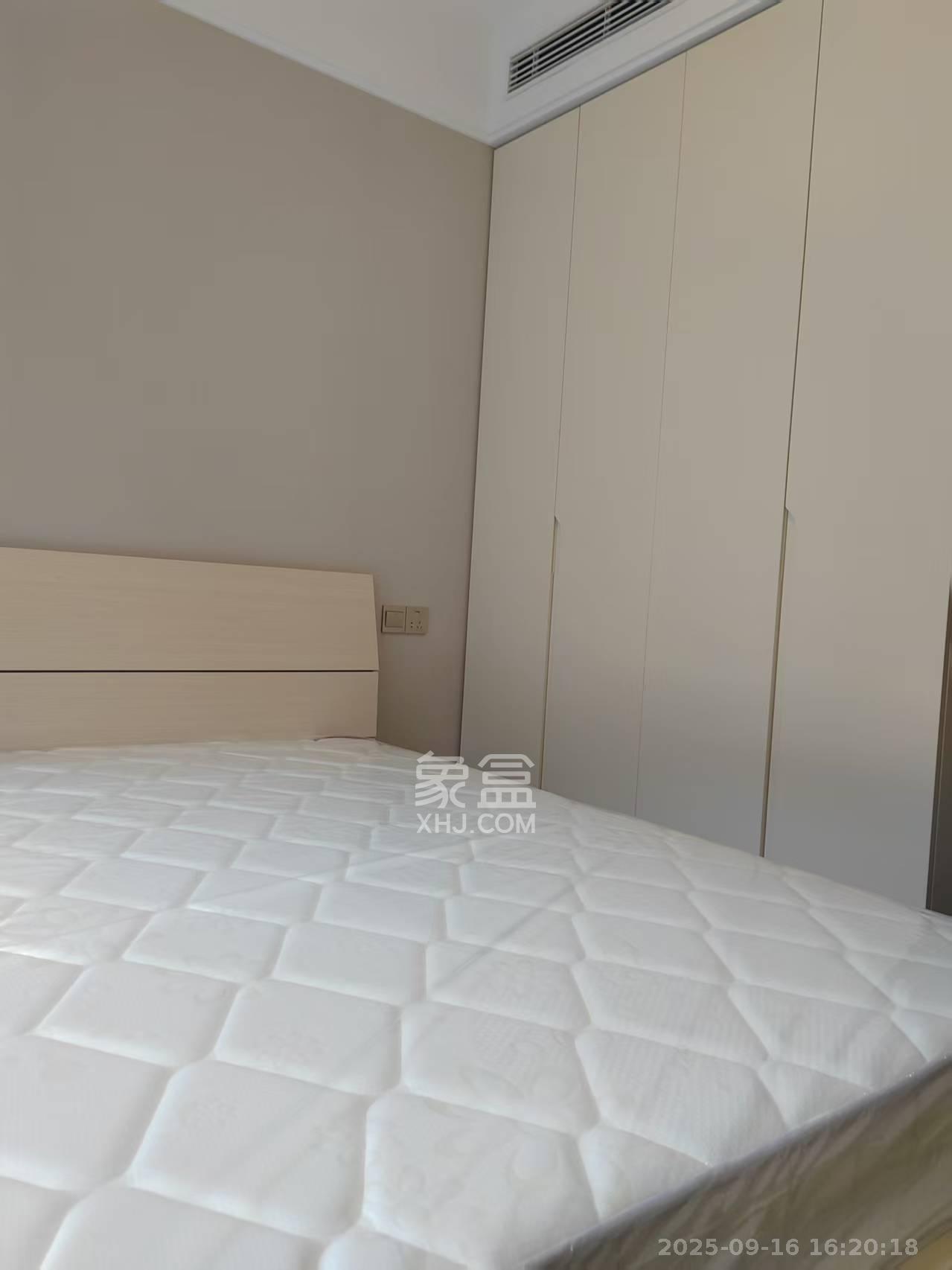 龙湖江与城  4室2厅2卫    3500.0元/月室内图