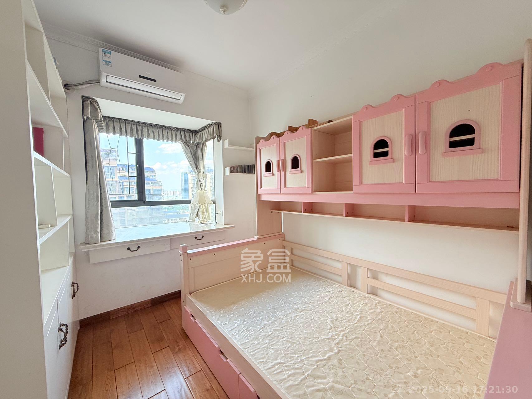 茶山馨苑 3室2厅2卫 3500.0元/月 茶山馨苑 3室2厅2卫 3500.0元/月室内图