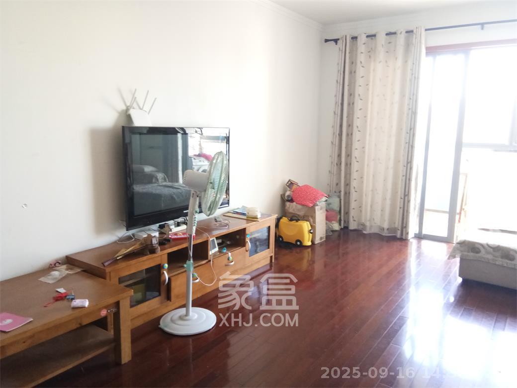 阳光100二期  3室2厅2卫    2600.0元/月室内图