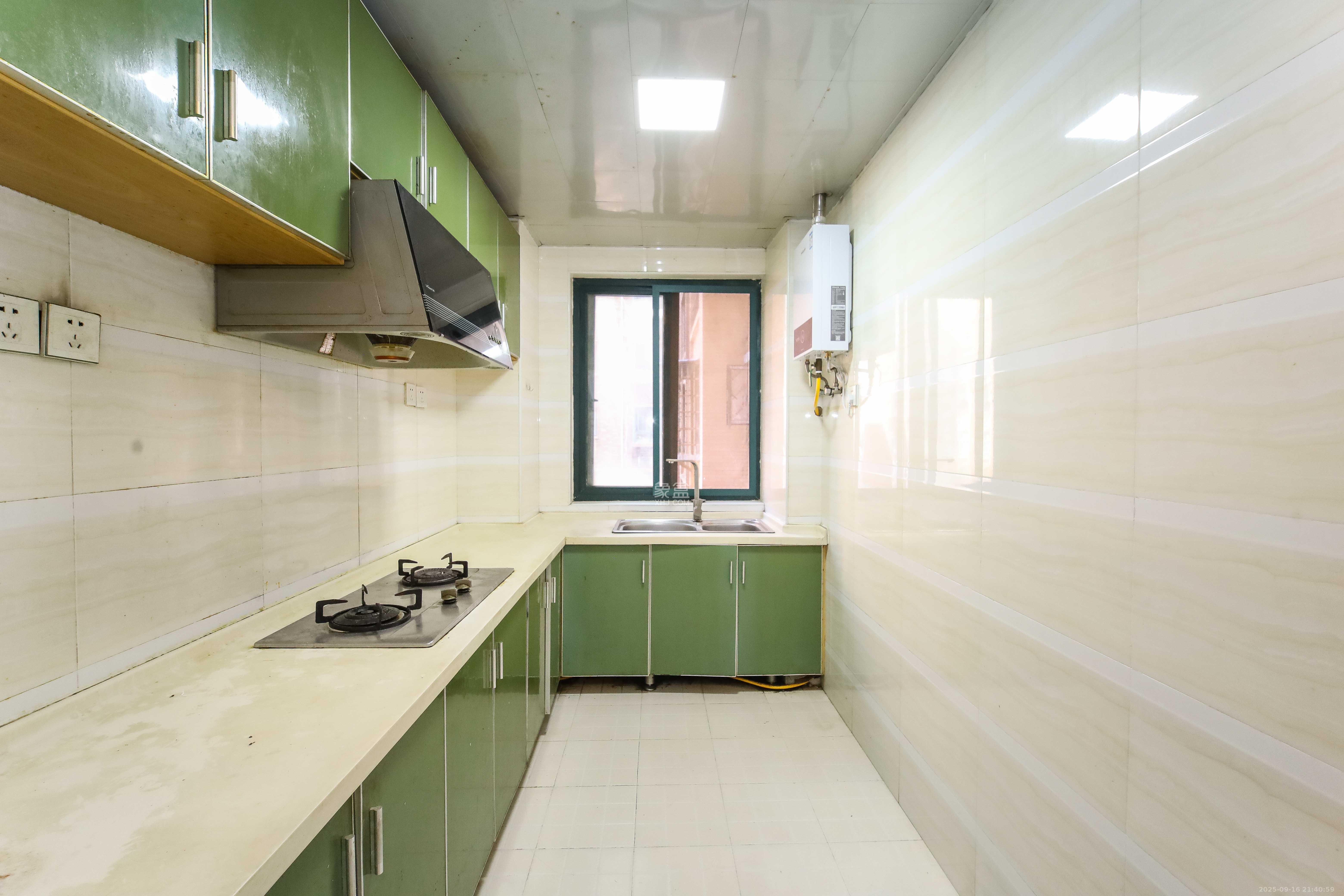 东玺门 2室2厅1卫 50.0万 东玺门 2室2厅1卫 50.0万厨房