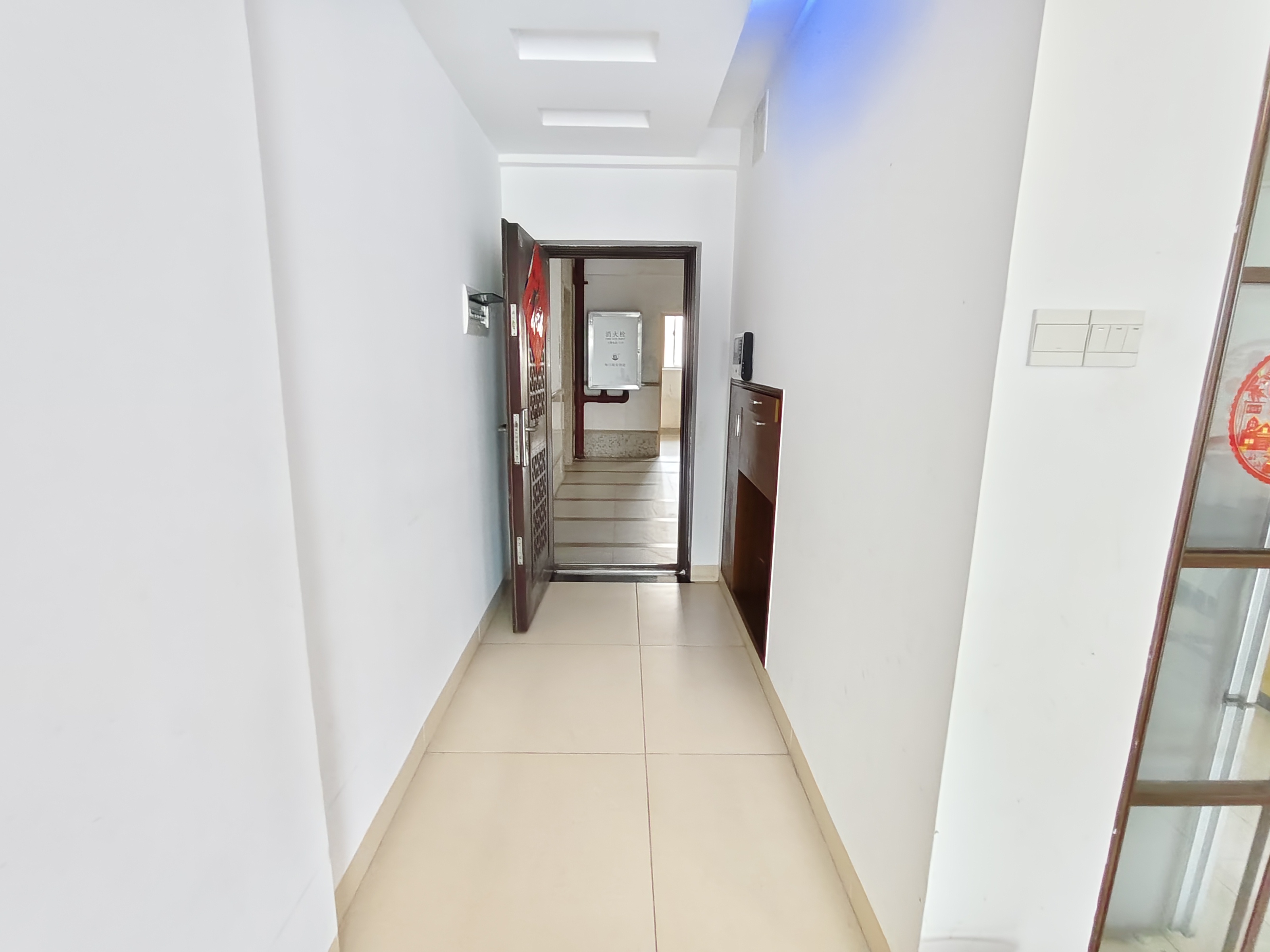 亚洲豪苑南区  3室2厅1卫    2800.0元/月 亚洲豪苑南区  3室2厅1卫    2800.0元/月室内图