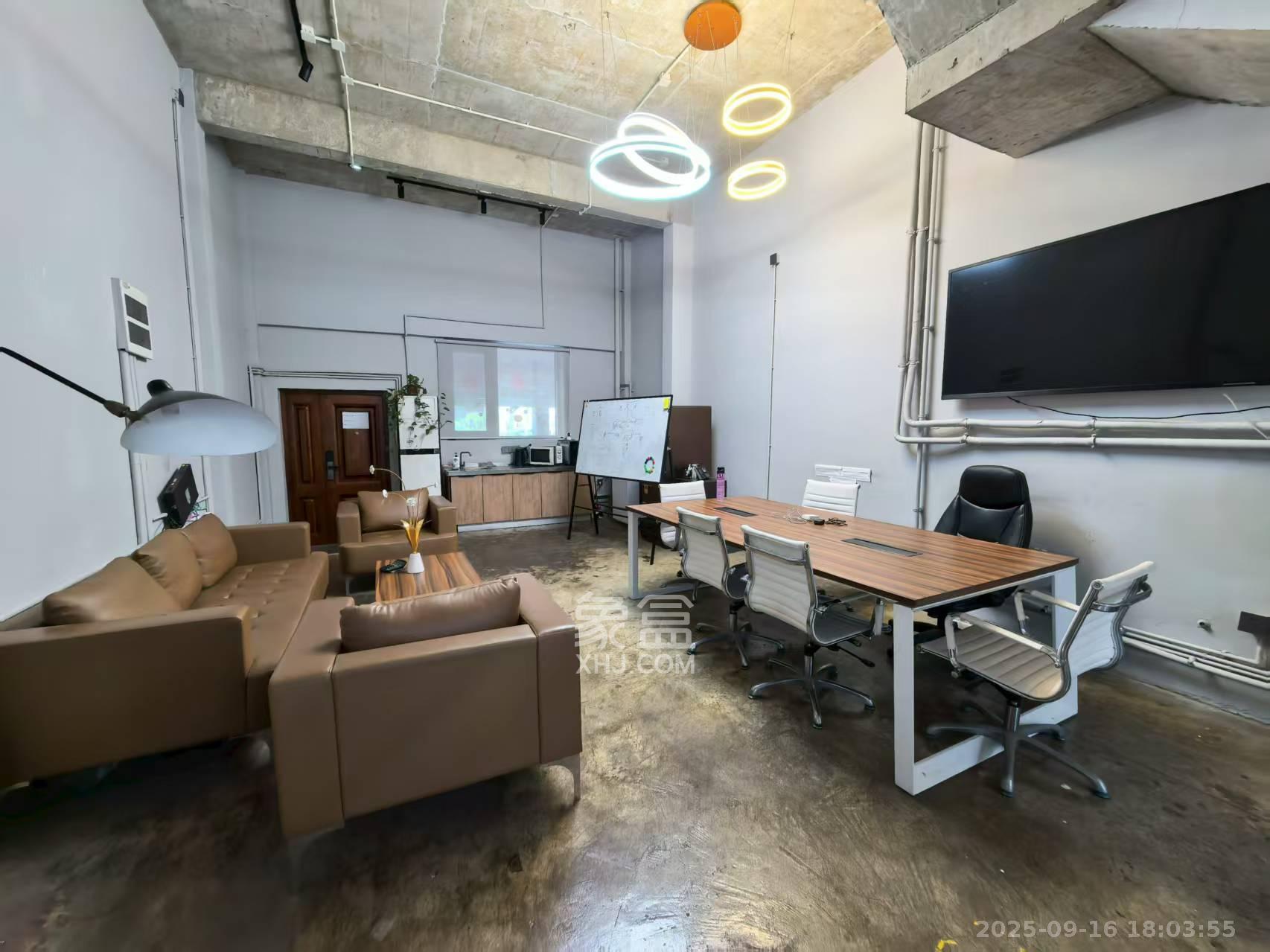 龙湖湘风原著(龙湖湘风星城) 5室3厅4卫 8000.0元/月 龙湖湘风原著(龙湖湘风星城) 5室3厅4卫 8000.0元/月室内图