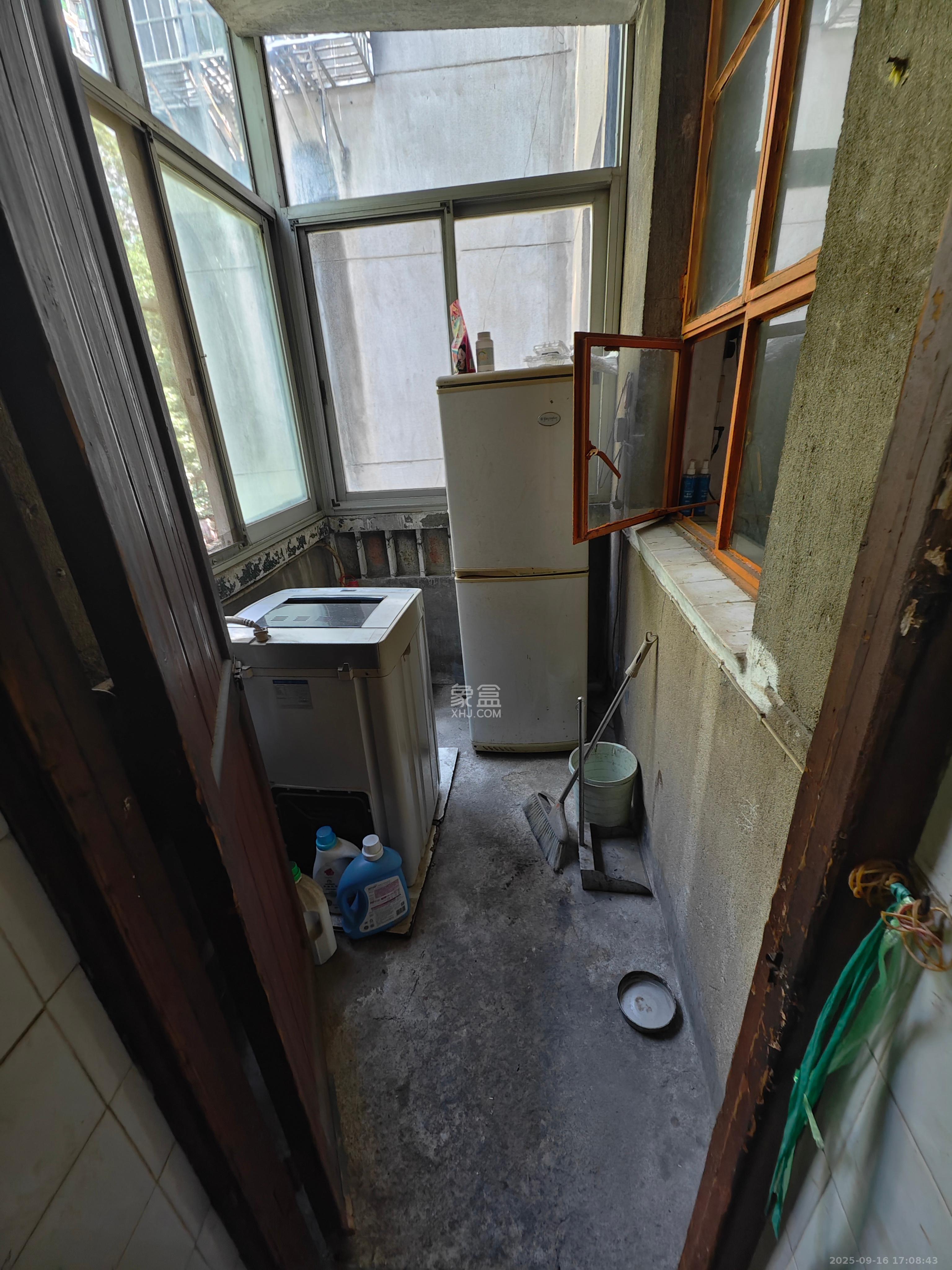 湖开小区(湖南开关厂宿舍)/南大桥社区 2室1厅1卫 1000.0元/月 湖开小区(湖南开关厂宿舍)/南大桥社区 2室1厅1卫 1000.0元/月室内图