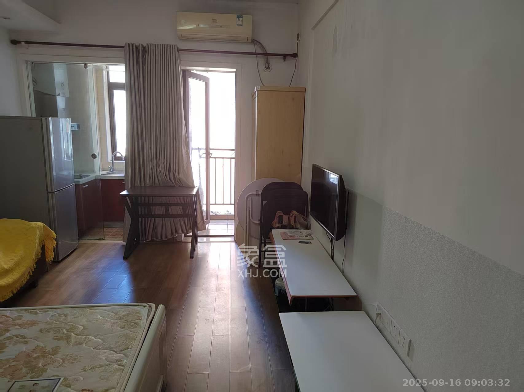 水岸世景  1室1厅1卫    1000.0元/月室内图