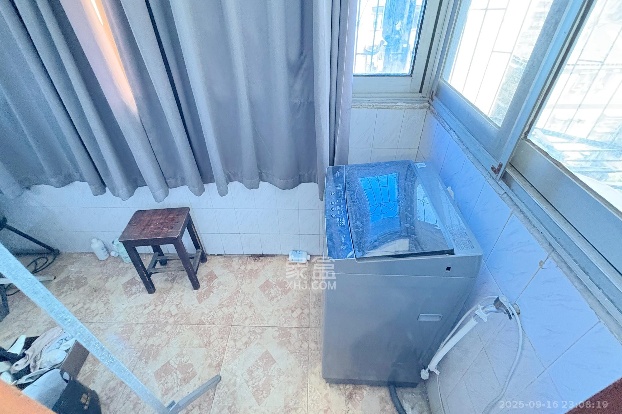 吉景小区 2室1厅1卫 28.0万 吉景小区 2室1厅1卫 28.0万阳台