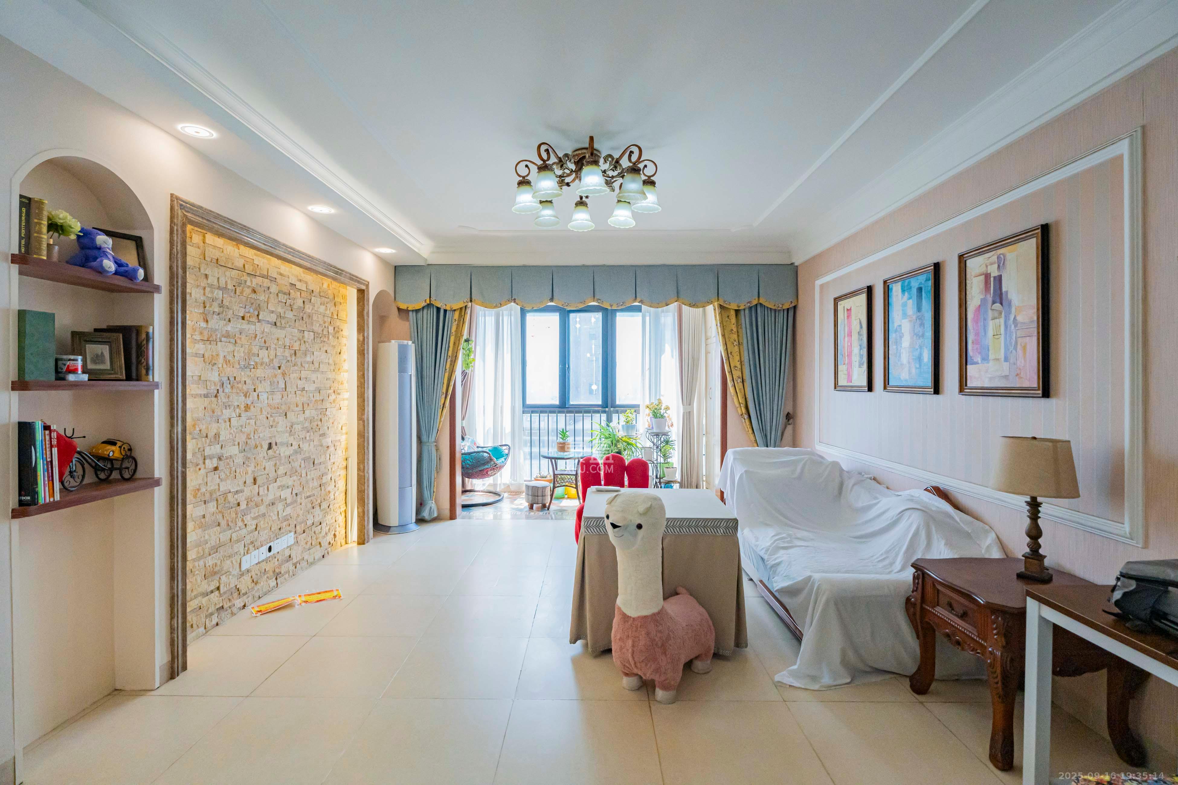 金土地第一湾  3室2厅2卫    138.0万 金土地第一湾  3室2厅2卫    138.0万