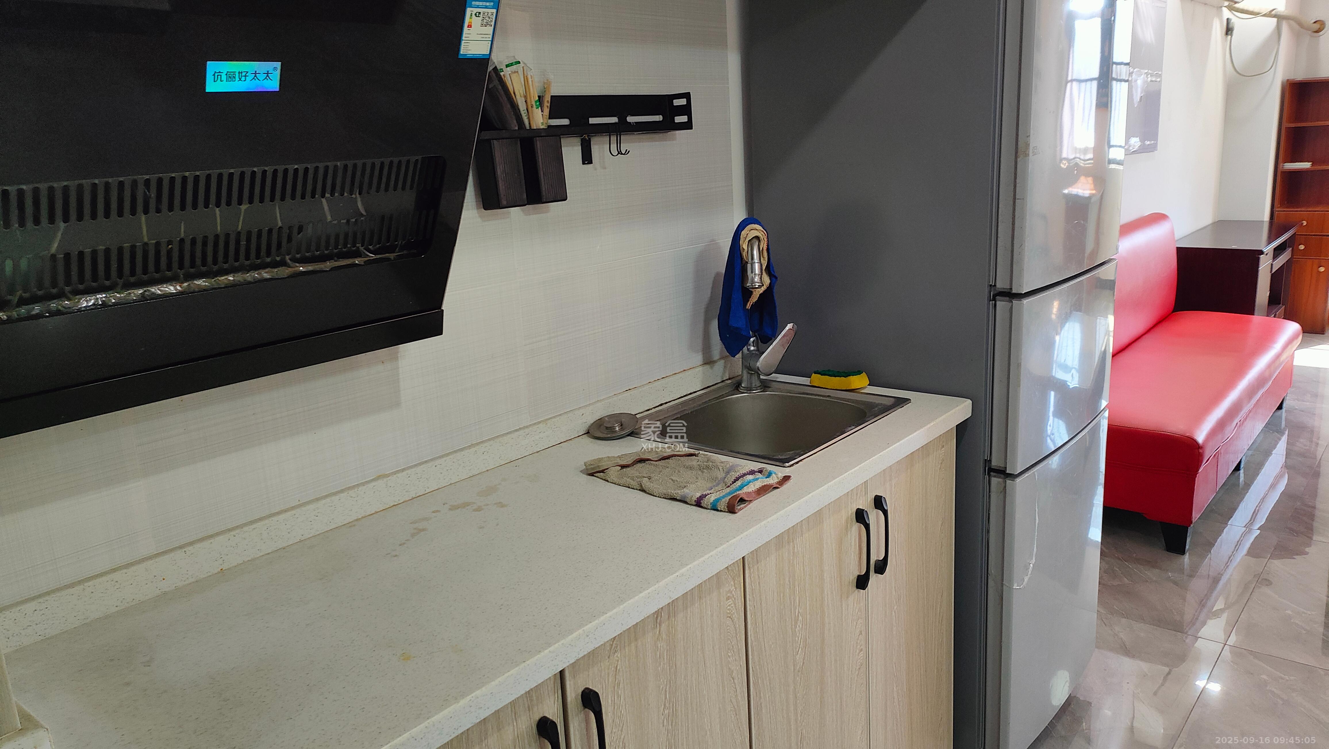 华润置地广场二期  1室1厅1卫    1600.0元/月室内图