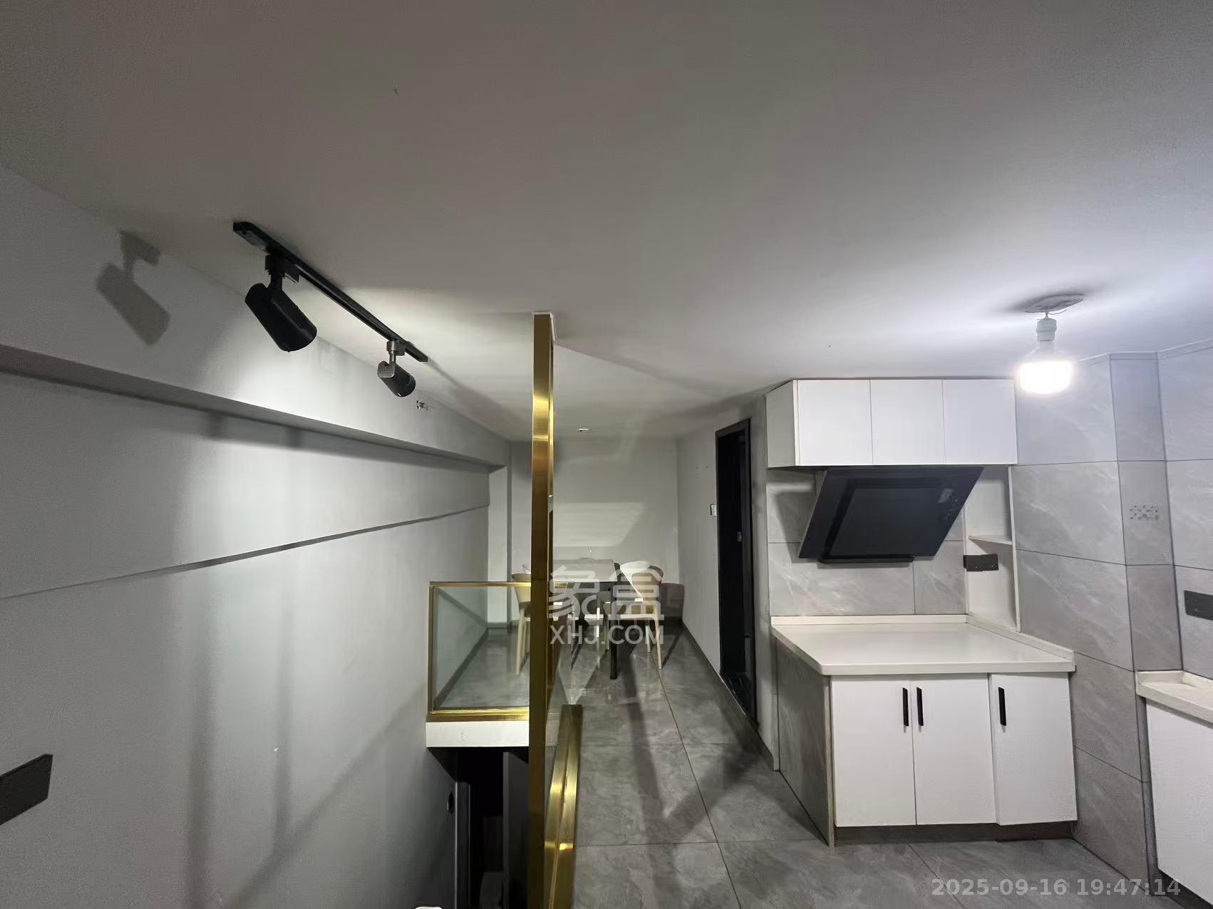 龙湖新壹城  1室1厅1卫    1600.0元/月室内图