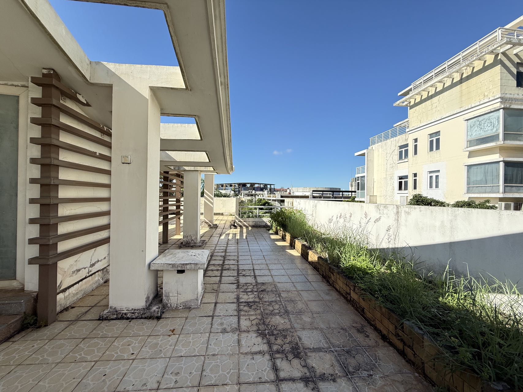 阳光经典 6室2厅5卫 100.0元/月 阳光经典 6室2厅5卫 100.0元/月室内图