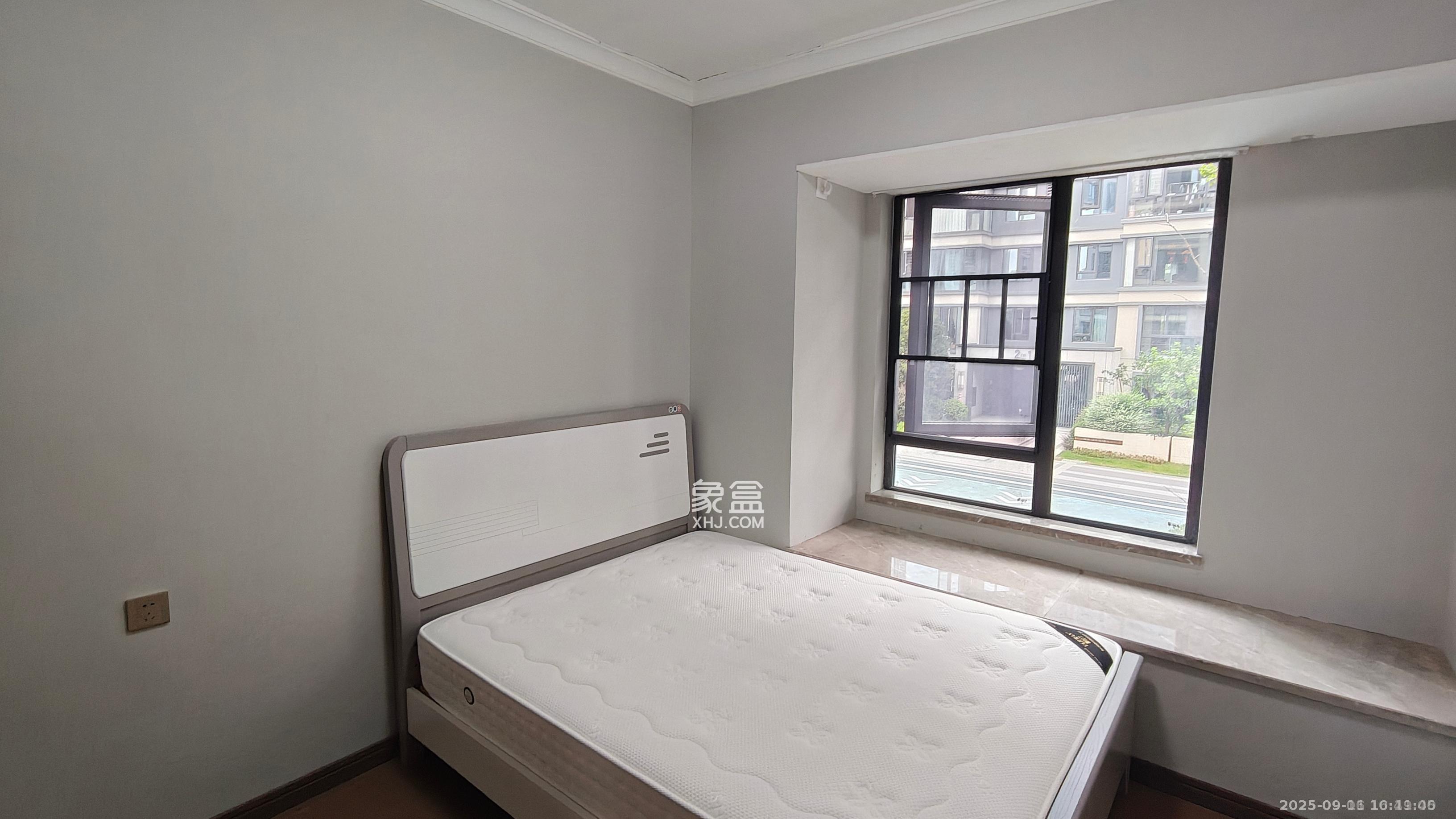 梦想麓隐天境  4室2厅2卫    3300.0元/月室内图