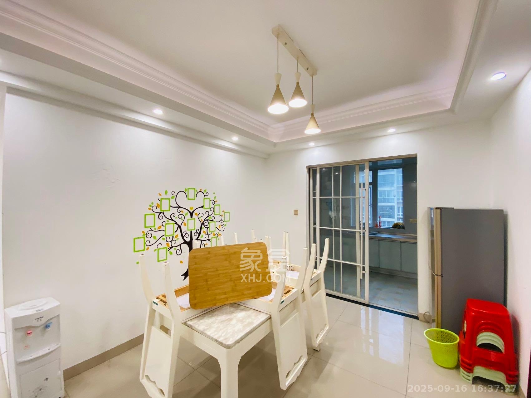 中房F联邦 4室2厅2卫 3200.0元/月 中房F联邦 4室2厅2卫 3200.0元/月室内图