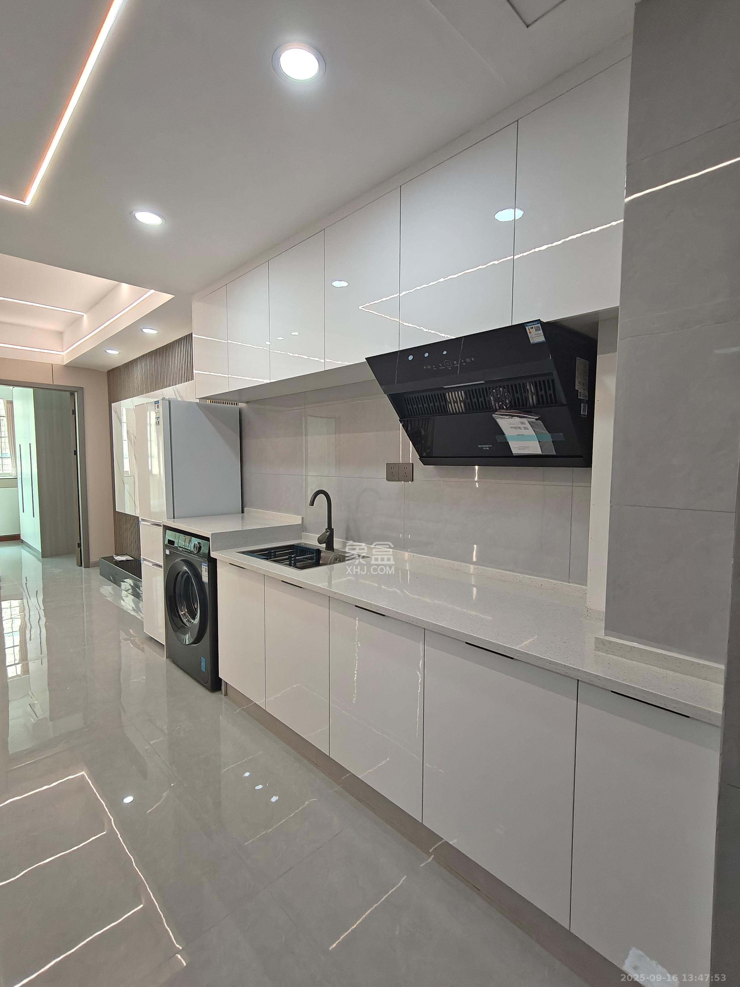 上城星座  1室1厅1卫    2700.0元/月室内图