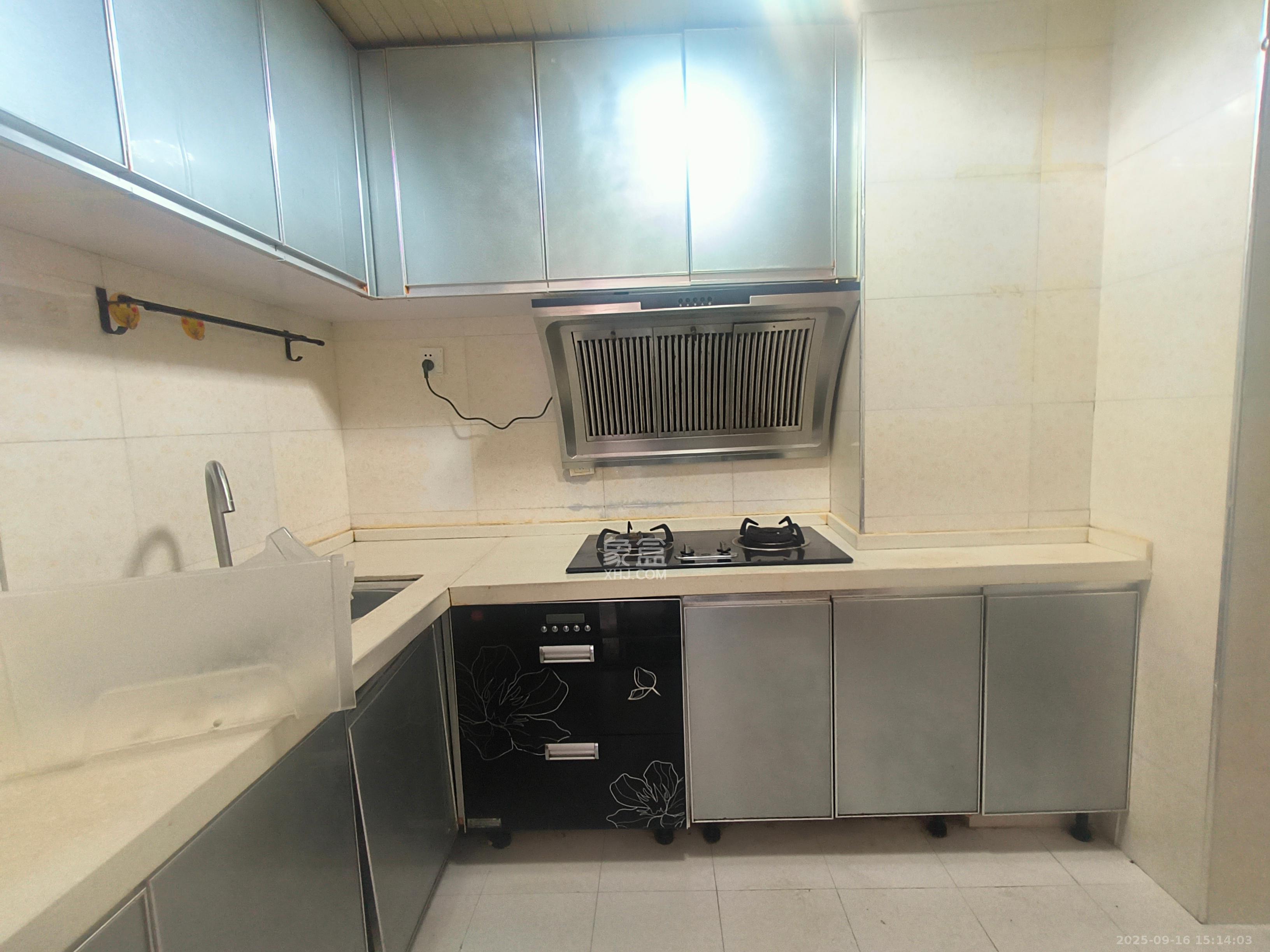 龙王港社区  2室1厅1卫    2300.0元/月室内图