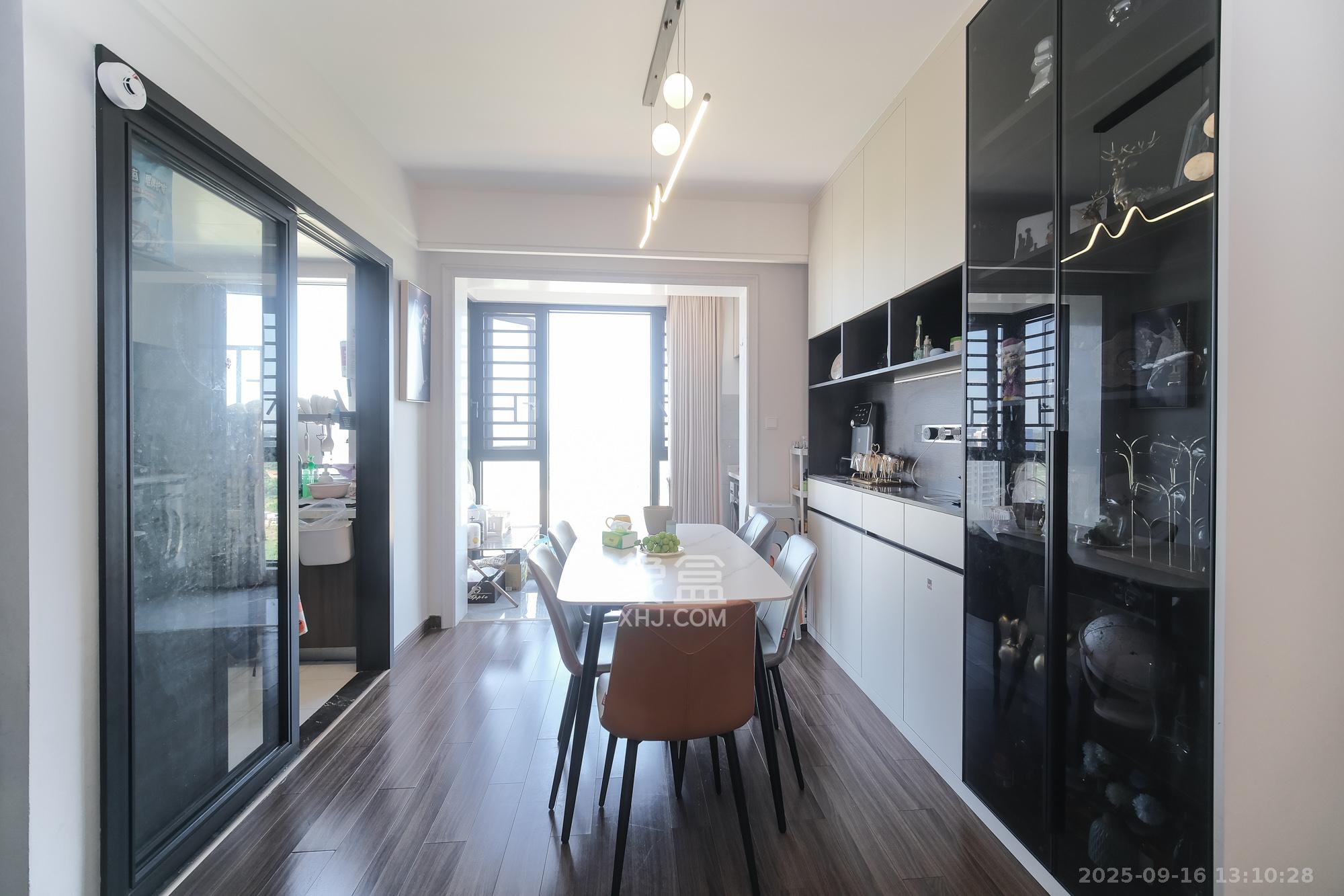 保利香槟国际 4室2厅2卫 103.0万 保利香槟国际 4室2厅2卫 103.0万客厅