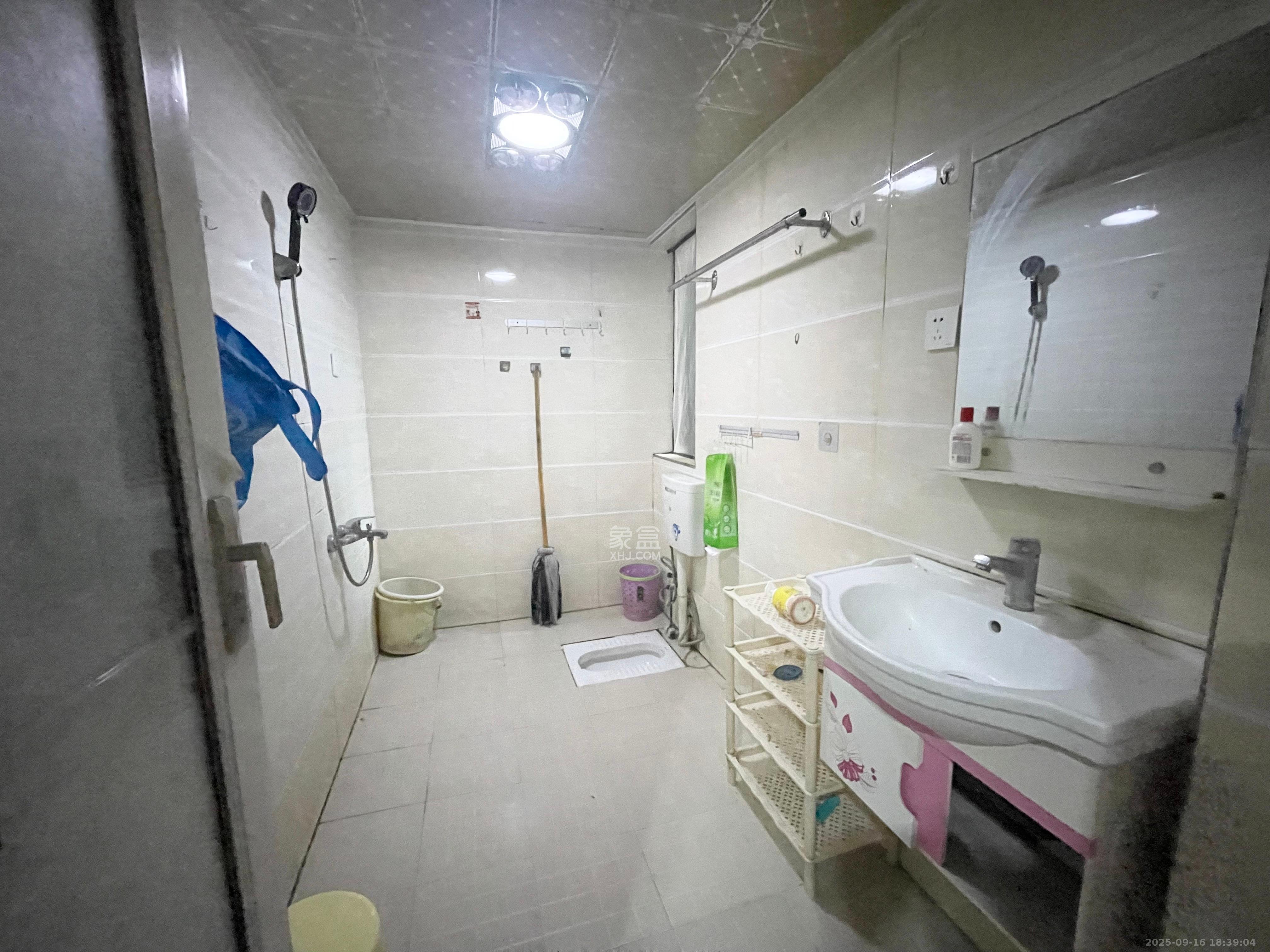 中信文化广场（中信新城二期）  3室1厅1卫    1500.0元/月室内图