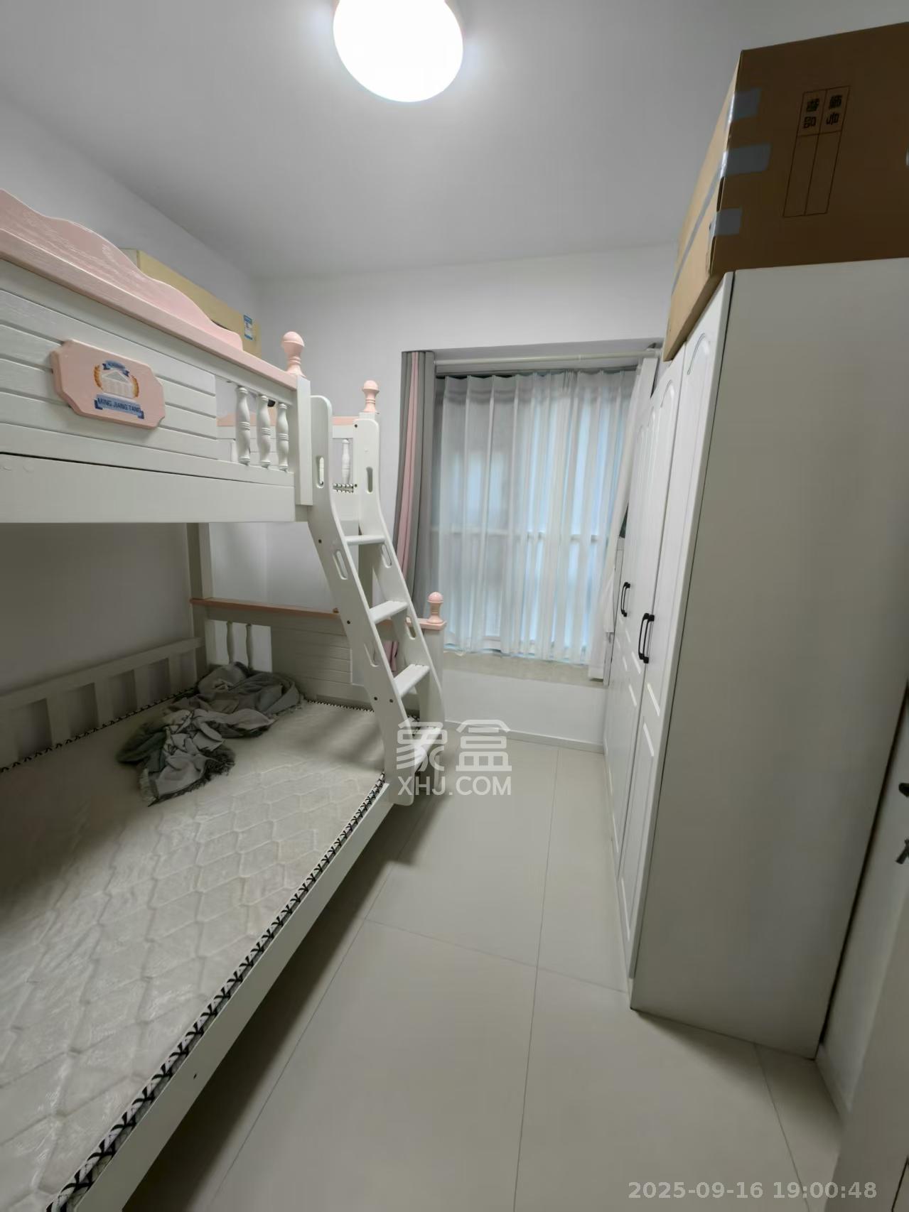 麓谷公馆(涉外国际公馆) 3室2厅2卫 2500.0元/月 麓谷公馆(涉外国际公馆) 3室2厅2卫 2500.0元/月室内图