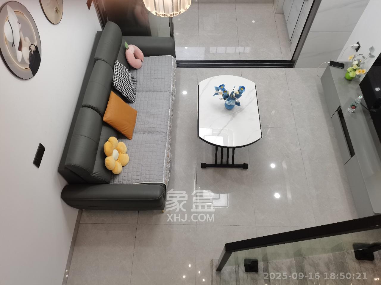 卓越伊景寓  2室2厅1卫   2000.00元/月室内图