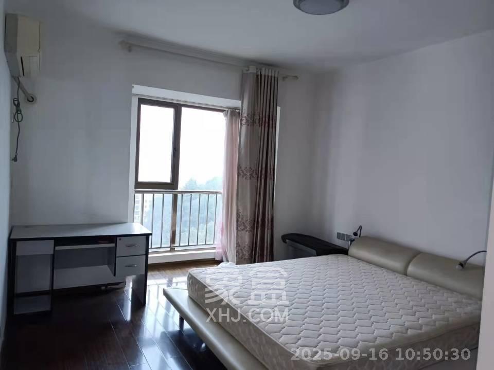 岳泰理想城 3室2厅1卫 3200.0元/月 岳泰理想城 3室2厅1卫 3200.0元/月室内图