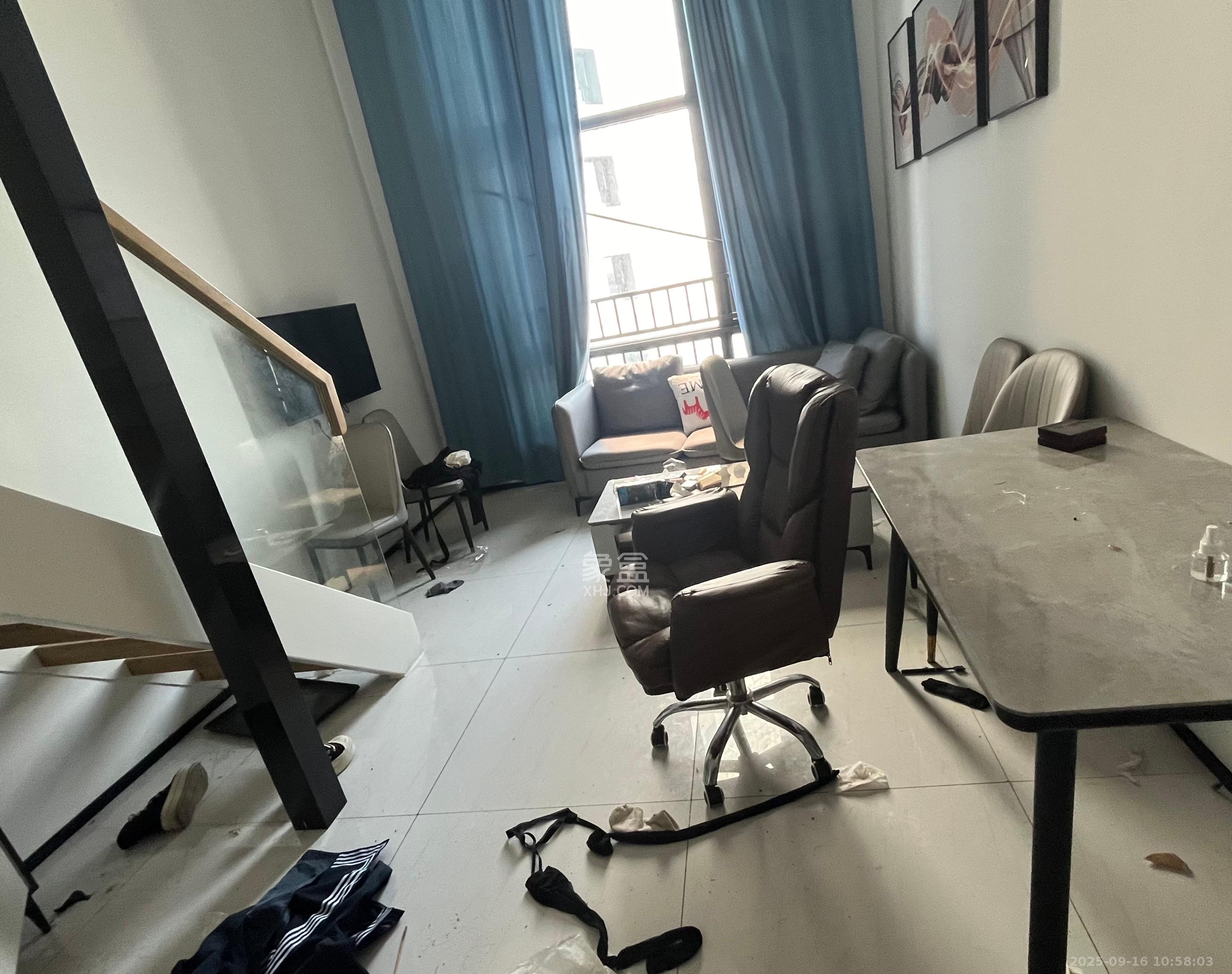 藏珑湖上公馆 1室1厅1卫 2200.0元/月 藏珑湖上公馆 1室1厅1卫 2200.0元/月室内图