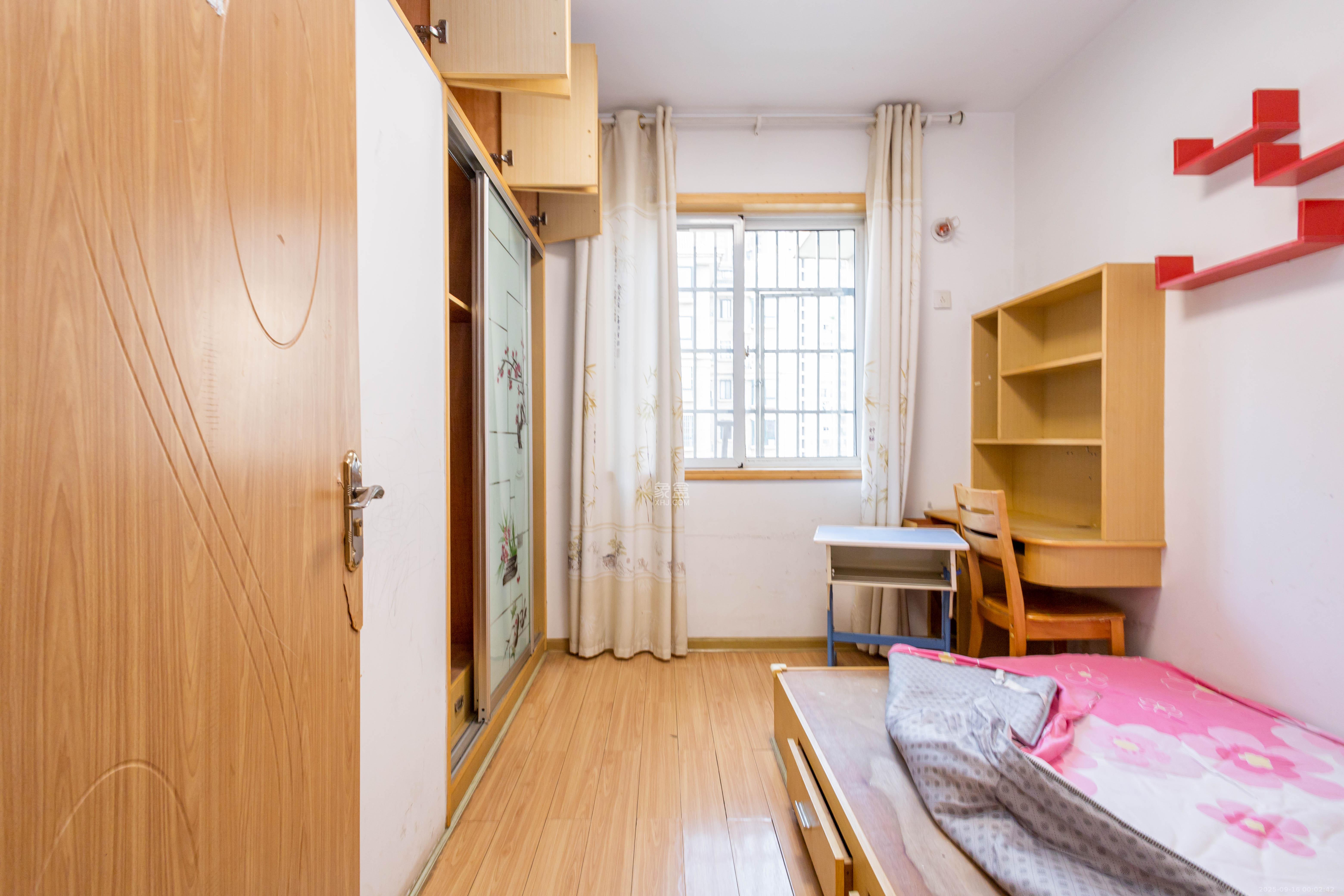 博雅湘水湾  3室2厅2卫    58.0万卧室